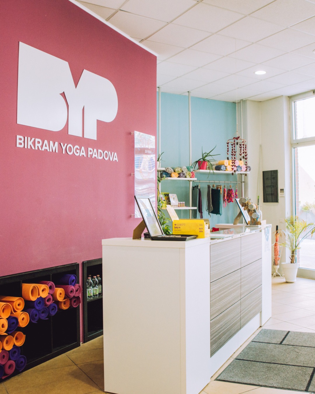 Il cambio dellโanno non รจ solo una fine, ma uno spazio sacro tra ciรฒ che รจ stato e ciรฒ che sta per nascere.
Concediti un momento per onorare il respiro, ascoltare il cuore e scegliere cosa vuoi seminare nel nuovo anno ๐ฑ
#Bikram #HotBodySculpt #HotPilates #PilatesPadova #Padova #HotYoga #BikramYoga #CorpoMenteSpirito #YogaTrasforma #YogaRoutine