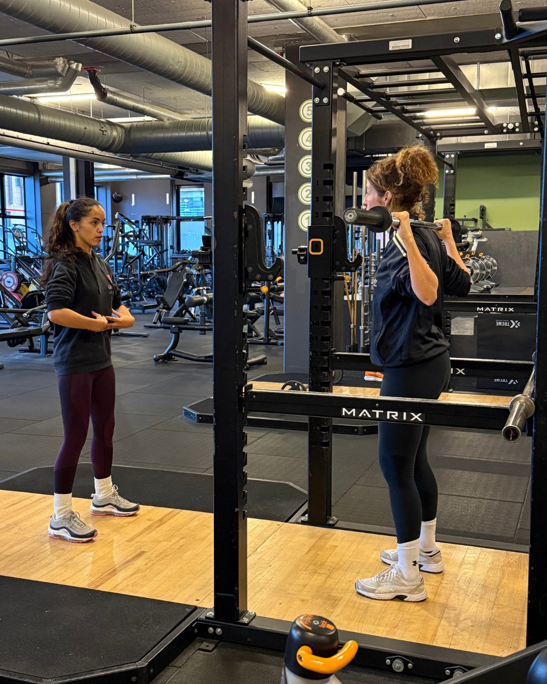 Start 2026 sterk met Personal Training!
Onze trainers bij Life and Kicking helpen je doelen sneller en effectiever te bereiken. Met persoonlijke aandacht, motivatie en een plan op maat. Elke sessie helpt je sterker, fitter en vooruitgang te boeken.
✨ Boek je intake vandaag en ontdek wat Personal Training voor jou kan doen (link in bio)!
#lifeandkicking #lifeandkickingcommunity #personaltraining #fitgoals2026 #ijburg