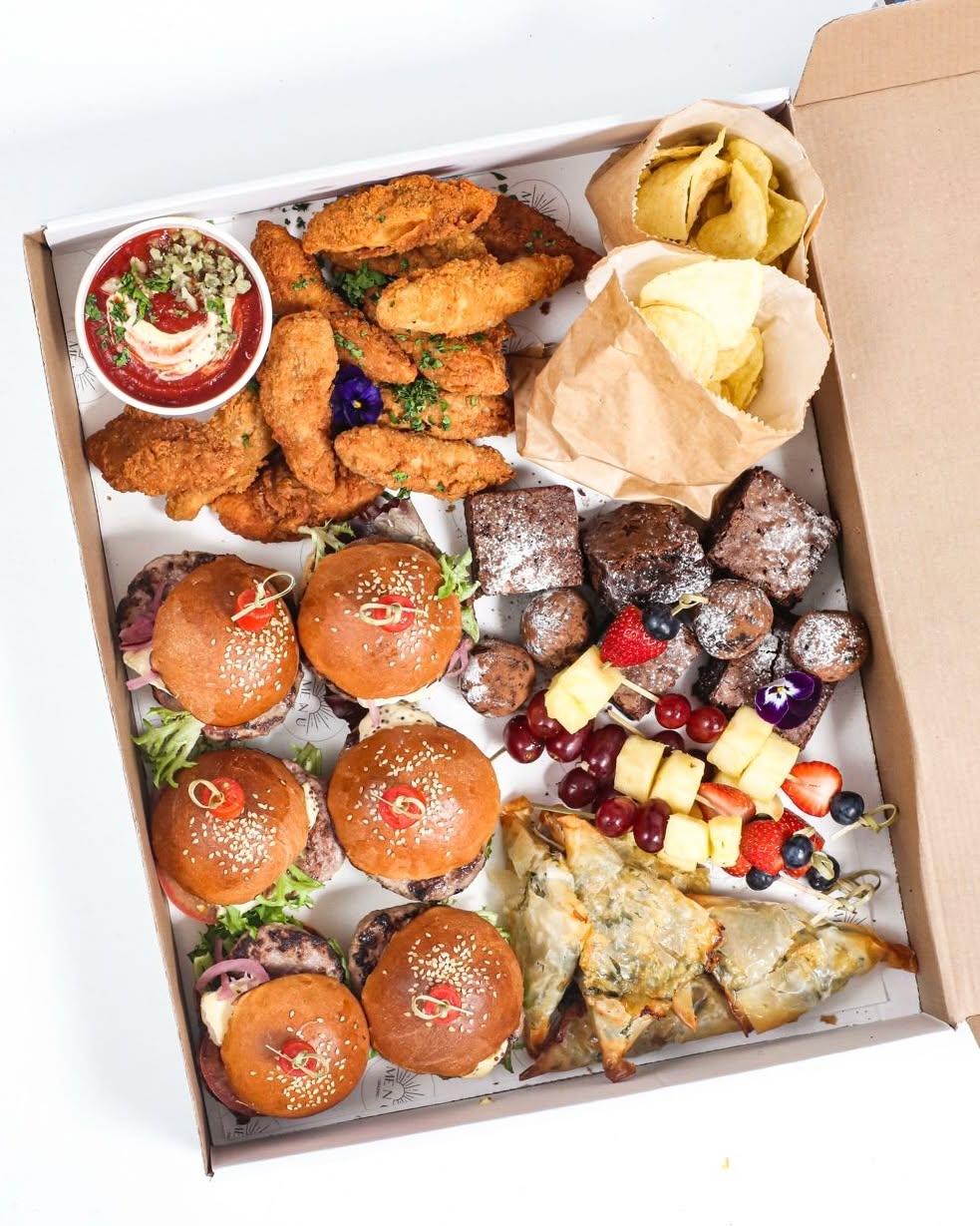 Our Party Box brings together a fun, flavour-packed mix ideal for parties, picnics, corporate events, or hosting friends at home.
Each box serves 6-10 people and includes:
• 6 beef sliders 🍔
• Crumbed chicken strips with homemade tomato dip 🍗
• Spanakopita
• Kettle-fried chips 🍟
• Fruit skewers 🍓🍇🥝
• Gooey brownies & brownie balls 🍫
Shop the Party Box and more ready-to-serve grazing options with the link in our bio.