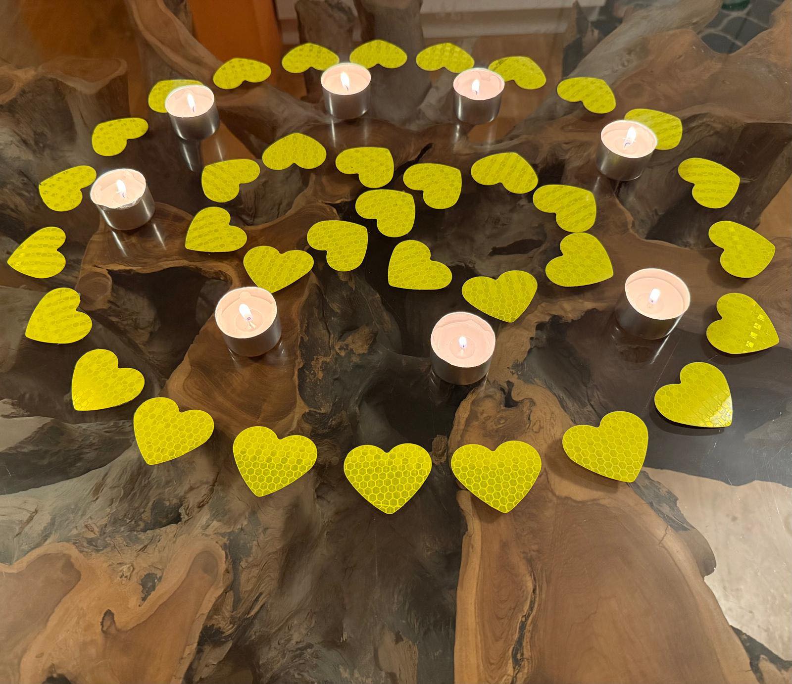 Circle of light shining bright
For all that has been
For all that is to come
Circle of light shining bright
Grounding 💚Gratitude 💚Greatness 💚
May 2026 be a fabulous ONE
Woop Woop 🙌 💚💚🙌