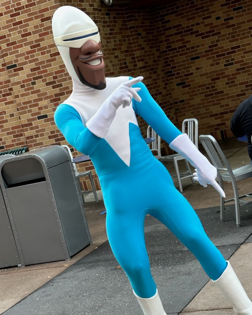 When the Florida sun doesn’t quite deliver the warmth you hoped. ☀️🥶
Well, here’s a hard truth...Florida can get COLD. Since neither Disney nor Universal have built a dome over their resorts, you’ve got to pack for every scenario from November through March-you just never know! 🗓️
If you didn’t pack for chilly weather, both Universal and Disney parks have warm gloves, hats, blankets, jackets and sweatshirts they will happily sell you… but it’s definitely best to be prepared by packing layers! 🧳
Get in touch with us to plan your family's unforgettable Florida holiday. ⬇️
☎️ Call
01244 456160
✉️ Email
fairytale.holidays@travelcounsellors.com
#winteratwdw #disneypacking #disneywintertime #orlandoinwinter #chillyflorida #travelpro