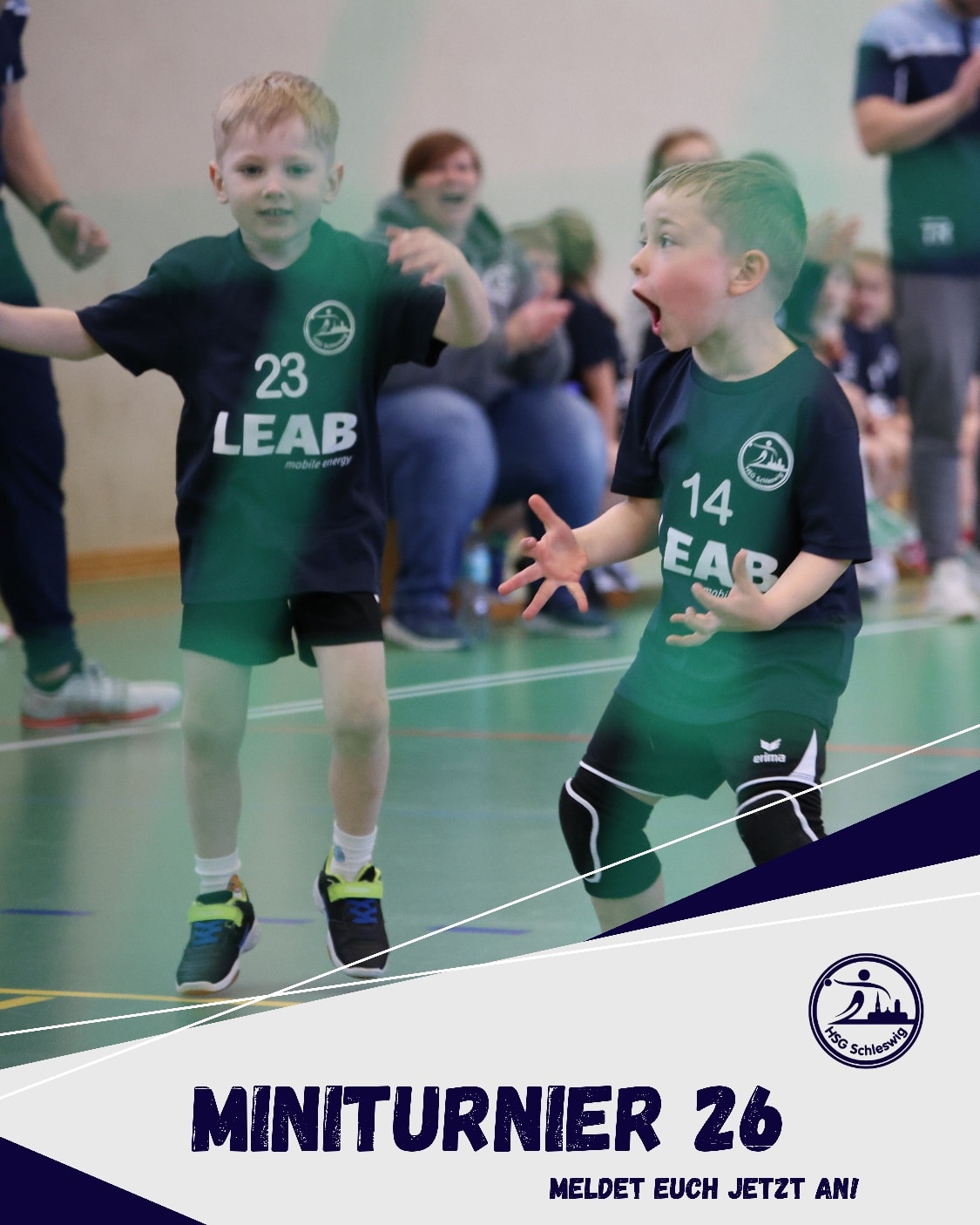 2. Handball Mini Schlei-Cup 🤾🏼🤾🏼♂️
Am Sonntag, den 22. Februar 2026, richtet die HSG Schleswig den 2. Handball Mini Schlei-Cup aus 🥳
Freut euch auf ein fröhliches Turnier voller Bewegung, Teamgeist und ganz viel Spaß für unsere kleinsten Handballerinnen und Handballer 💙🤍
📅 Wann?
Sonntag, 22.02.2026
⏰ ca. 10:00–15:00 Uhr
📍 Wo?
Sporthalle der Bruno-Lorenzen-Schule
Spielkoppel 6, 24837 Schleswig
👧🧒 Wer?
Minis der Jahrgänge 2019 / 2020
🍰 Verpflegung
Große Cafeteria mit Snacks, Kuchen, belegten Brötchen sowie kalten und warmen Getränken
📝 Anmeldung
Anmeldeschluss: 01. Februar 2026
Meldegebühr: 10,00 € pro Mannschaft
Begrenzte Plätze – First come, first serve ⏳
👉 Jetzt anmelden:
https://www.hsg-schleswig.de/event-details/2-mini-handball-schlei-cup
Wir freuen uns auf viele Teams und einen tollen Handballtag mit euch 💪😊
#hsgschleswig
#willkommenanderschlei