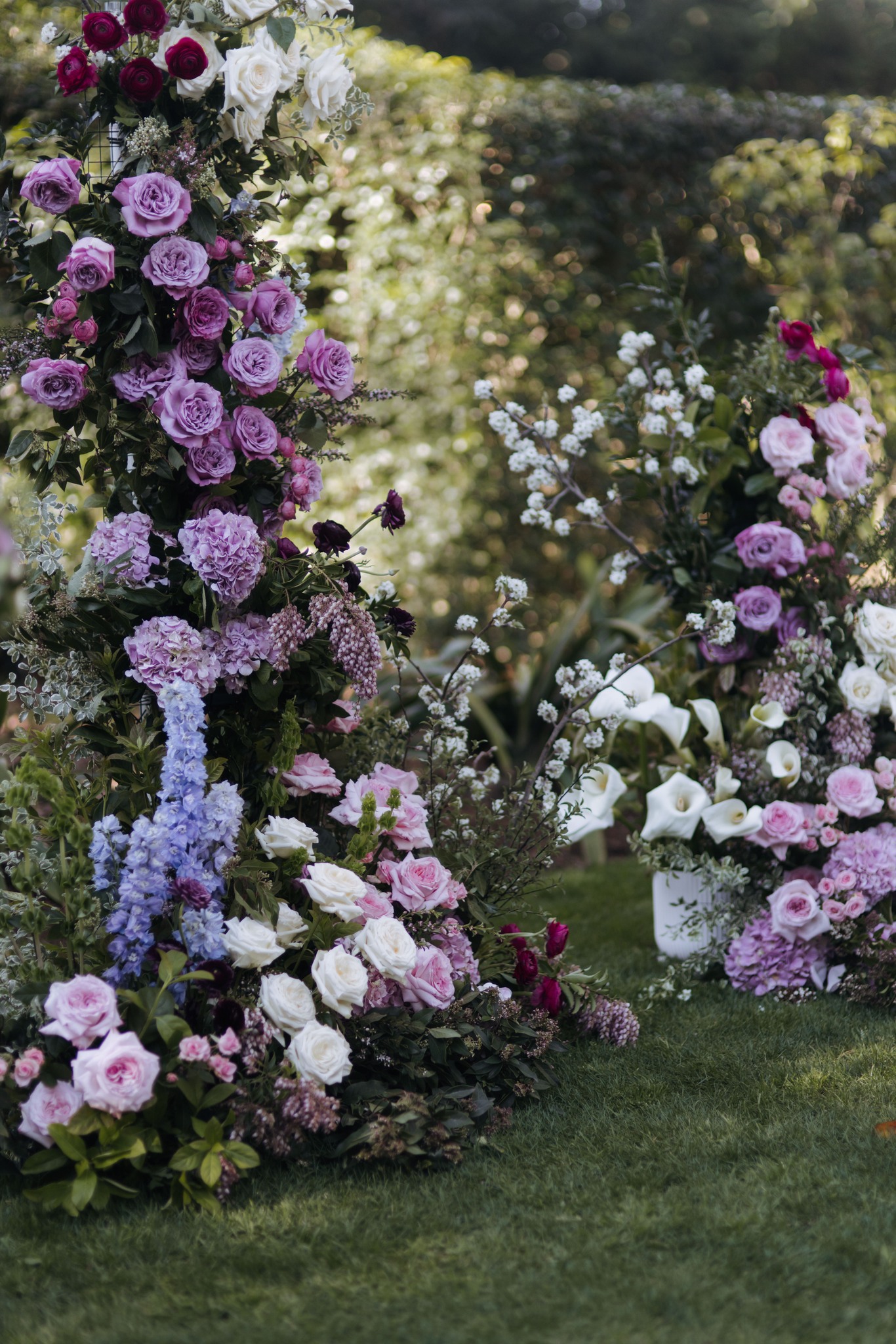 A space prepared to hold one of the most meaningful moments of the day
captured @jessicaturich
@gabbinbar
#queenslandwedding #gabbinbar #gabbinbarhomestead #floraldesign #statementceremony #weddingdesign