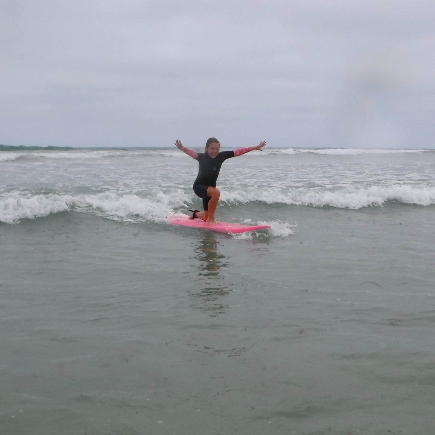 My two favourite photos from today.
Different sessions, different groups.
Same exhilaration and celebration.
#surfingforeveryone #localssupportinglocals❤️
#schoolholidaysurfcoaching
www.aglassyday.au
M. 0447 212 010