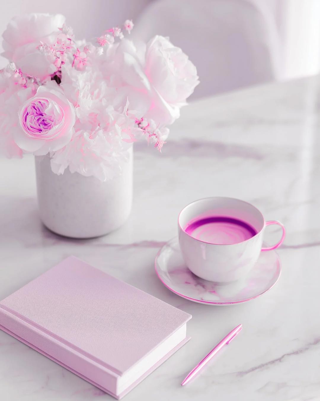 ✨ Alignment Over Pressure ✨
This year, we’re choosing peace over panic.
Purpose over rushing.
Alignment over pressure.
You don’t have to force what’s meant for you.
Move with intention. Trust the timing.
January is about setting in, not speeding up.
What are you releasing this year?
.
.
.
#alignment #alignmentjourney #purpose #trustthetiming