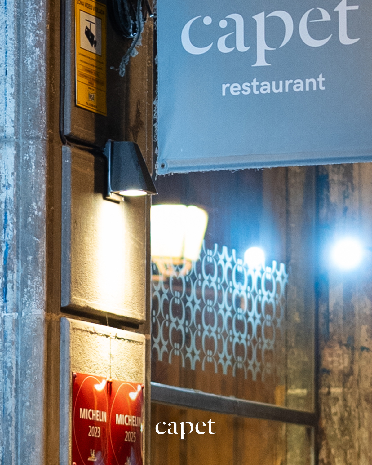 Aquí no se promete, se demuestra.
Una luz encendida y una propuesta pensada al milímetro.
🔗 Reserva fácilmente desde el enlace en nuestra bio
📍 Carrer del Cometa, 5, Ciutat Vella, 08002 Barcelona
📞 937 20 44 21
#capetrestaurante #barcelonarestaurants #cocinadeautor #guíamichelin #restaurantesbarcelona #barriogotic #cocinacuidada
