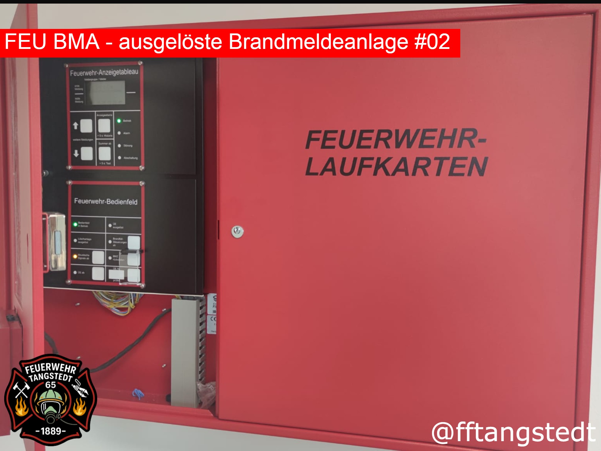 🚨 Nr. 02/2026
📆 05.01.2026, 09:30 Uhr
📟 FEU BMA - ausgelöste Brandmeldeanlage
🌐 OT Tangstedt / Eichholzkoppel
⚠In einem örtlichen Geschäft löste die automatische Brandmeldeanlage aus, woraufhin die Leitstelle uns, sowie die Kameraden der FF Wilstedt (@ff_wilstedt) alarmierte. Vor Ort eingetroffen konnte zügig Entwarnung gegeben werden, da die Auslösung aufgrund von Handwerksarbeiten entstanden ist. Die Anlage wurde zurück gestellt und die Einsatzstelle dem Betreiber übergeben.
Alarmierte Kräfte: FF Tangstedt, FF Wilstedt, RTW Kayhude, Polizei
👍🏼Like=Vielen Dank an die Einsatzkräfte🧑🏼🚒🧑🏼🚒
Alle Einsätze findest du hier:
https://www.feuerwehr-tangstedt.de/einsaetze-2026
#feuerwehr #firefighter #freiwilligefeuerwehr #ehrenamt #retterherz #blaulicht #blaulichtfamilie #fireandrescue #einsatz #alarm #atemschutz #feuer #technischehilfeleistung #einsatzfahrzeug #löschfahrzeug #notruf #instagram #insta #instagramreels #reelsinstagram #reelsofinstagram #instagramreel #reels #kreisstormarn #schleswigholstein #feuerwehr #tangstedt