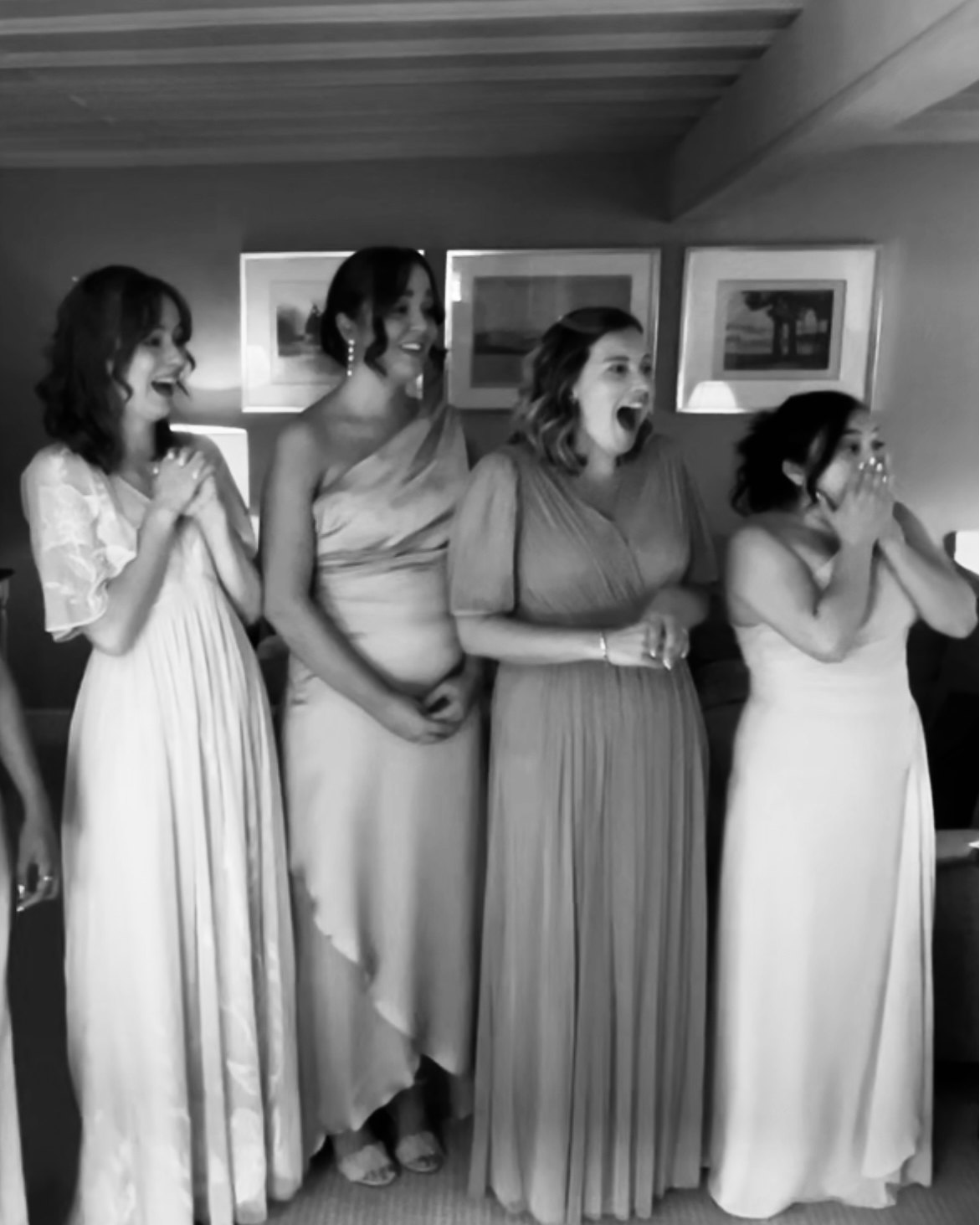 First looks are one of my favourite parts of the morning! Such joy to witness these moments & I'll never take it for granted
#foxhills #foxhillsgolf #foxhillsgolfclub #foxhillswedding #foxhillscountryclub