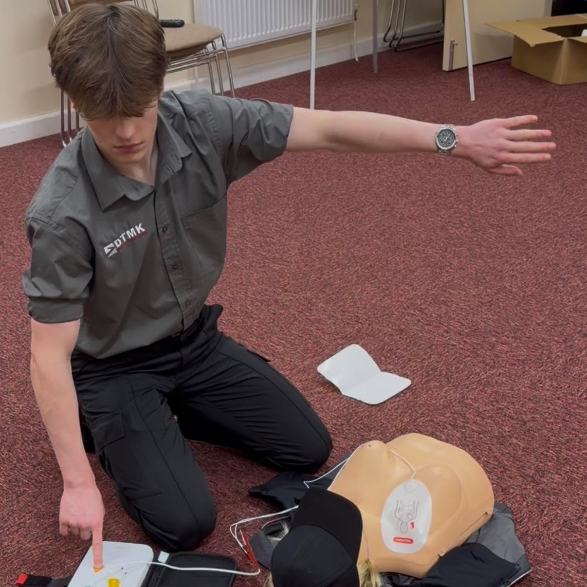 Just 10 days until you could be holding skills that change outcomes forever. ⏰
Our January 3 day First Aid at Work course starts on 20th, 22nd and 23rd January in Bletchley, delivering practical, hands on training aligned with the 2025 Resuscitation Council UK guidelines.
£238 per person includes the Qualsafe Level 3 Award in First Aid at Work (RQF).
Do not let time run out on being prepared. Secure your place today.
Book here:
https://training.dtmk.co.uk/service-page/first-aid-at-work-3-days
Enquiries: enquiries@dtmk.co.uk
01908 112111
#CountdownToCapable #DTMKTraining #BystandersToLifesavers #NobodyLeftWithoutCare #PreparedPeople #SaferWorkplaces #StrongerFamilies #DTMK #FirstAid #FirstAidTraining #MiltonKeynes #Buckinghamshire #Bedfordshire #Northamptonshire #Oxfordshire