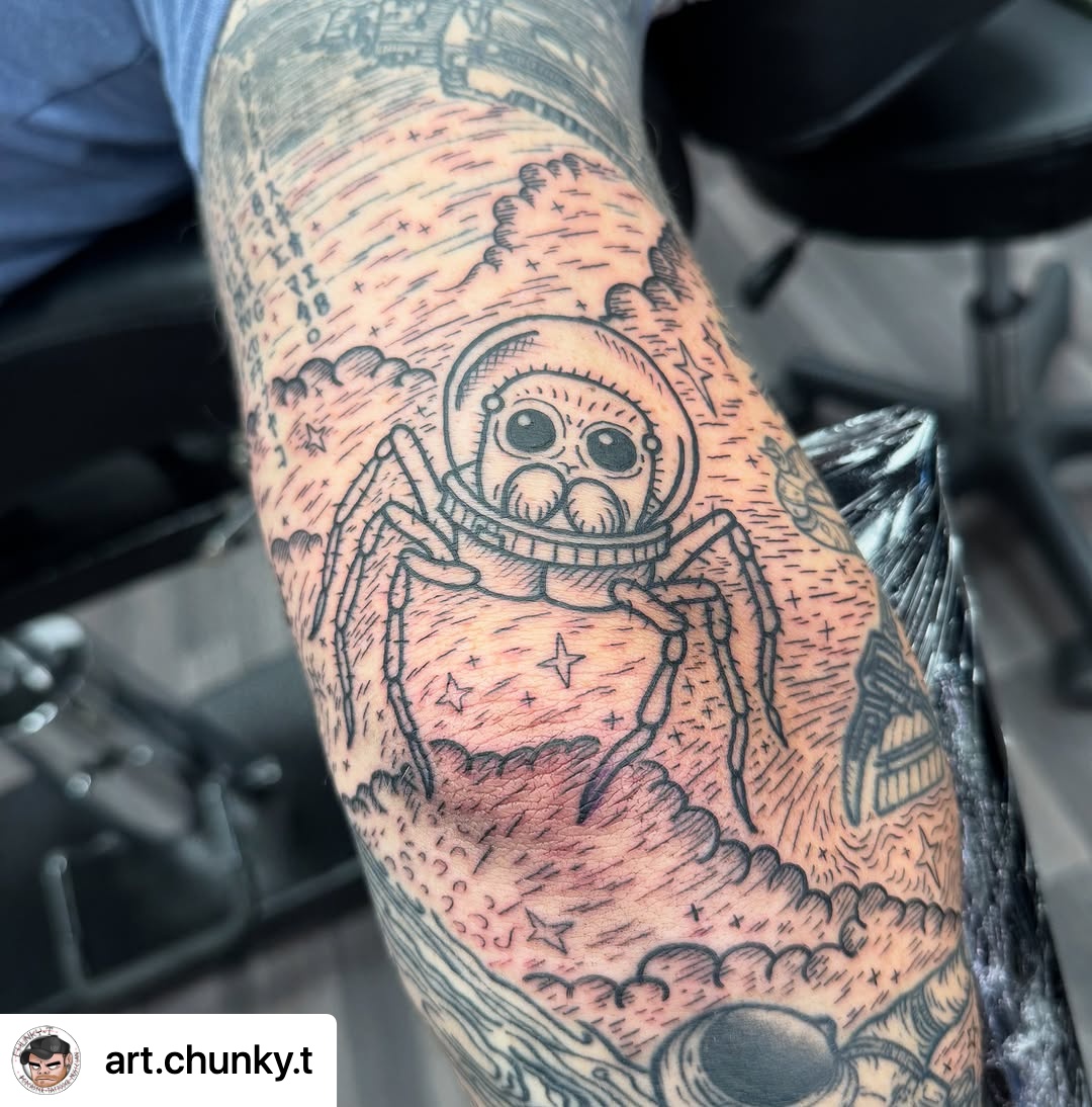 @art.chunky.t Cool dude mad sick space spider for @tompiears sleeve today!