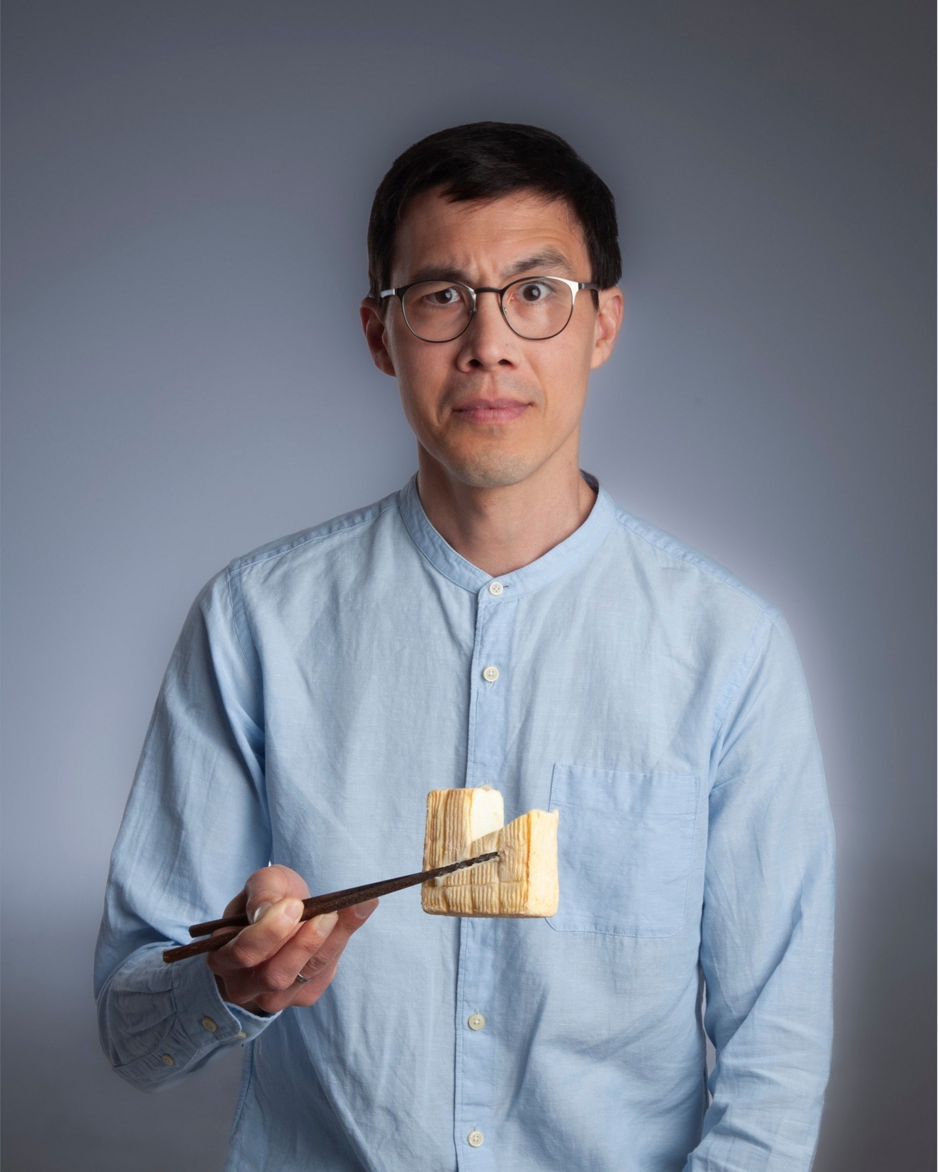 Frédéric Gheung returns for an evening of stand up in French! Friday sold out so grab your tickets to Saturday before they all go!
C’était complet en Novembre et Mars dernier, et après avoir amené le spectacle à Londres, Frédéric revient à l’Alma Theatre.
Frédéric Gheung: CHTINOIS 8pm Friday and Saturday - get your tickets now on our website
https://www.tickettailor.com/events/almatheatrecompany/1857926