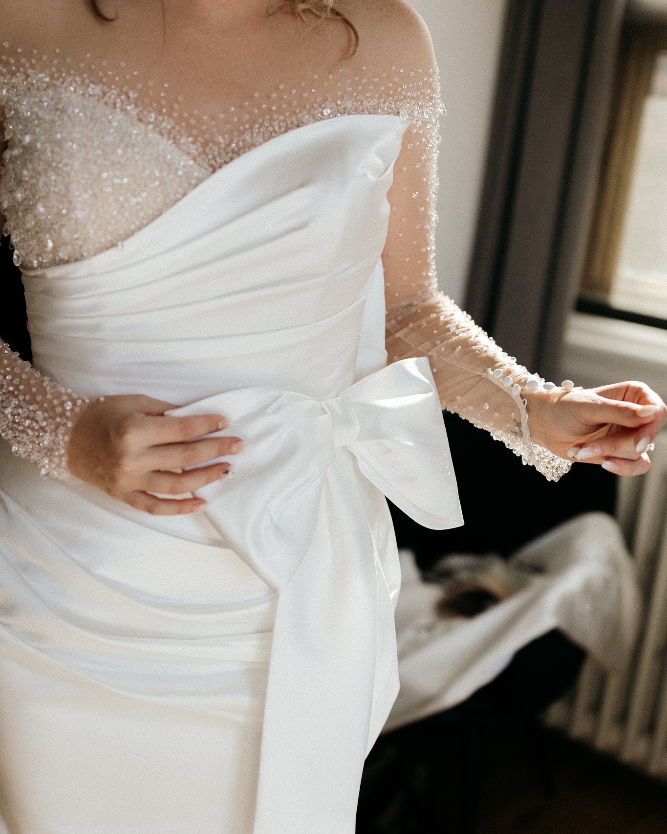 Avant d’être une mariée,
il y a une robe choisie avec intention.
Pour la façon dont on veut se sentir.
Pour la femme qu’on se permet d’être.
Pour celle qu’on assume pleinement.
Les détails, la matière, l’équilibre.
Et ce moment où tout prend forme.
📷 @cathylessardphoto