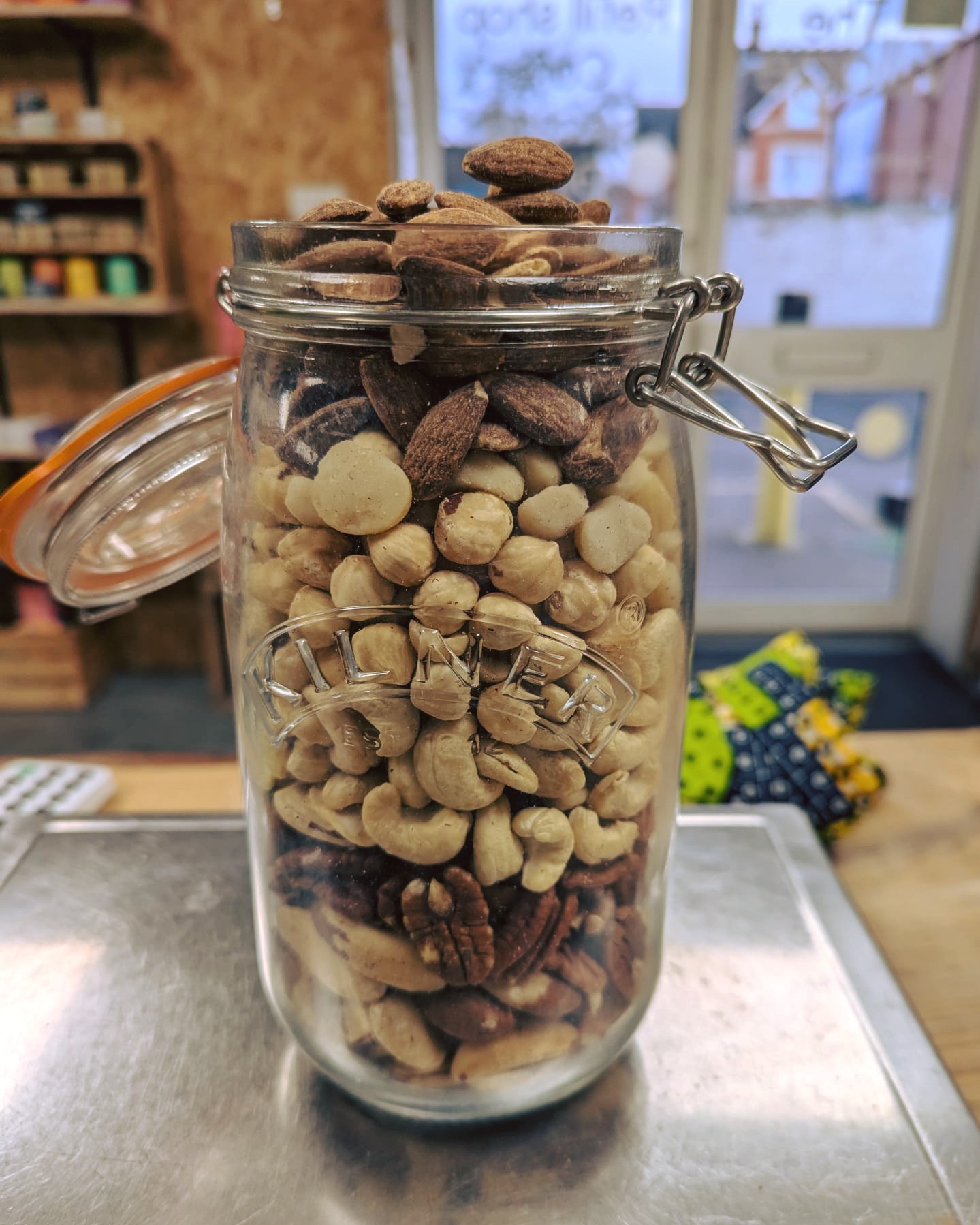 Here's a lovely nut mix a customer made up to stop them eating so much chocolate!
He chose the nuts he wanted, so he got exactly what he liked 😋
What would be in your mix?
Bring a jar and let's fill 🫙
We're open 9am - 4pm today.