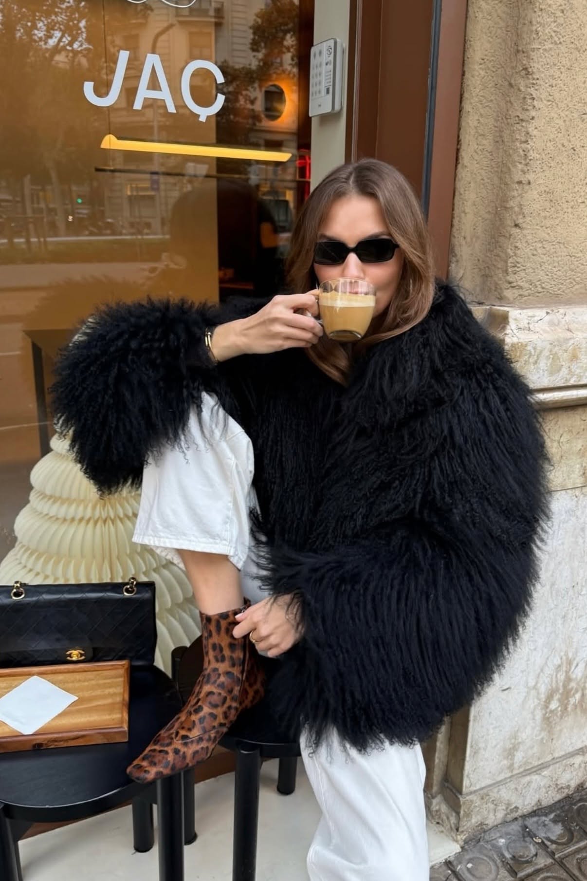 Prints that do the talking.
@alexandra_aura elevates our OREA boots with soft neutrals and layered textures. A bold mix that feels refined, modern, and effortlessly cool.
#LolaCruzWomen #StyleWithImpact #EverydayChic #OREABoots