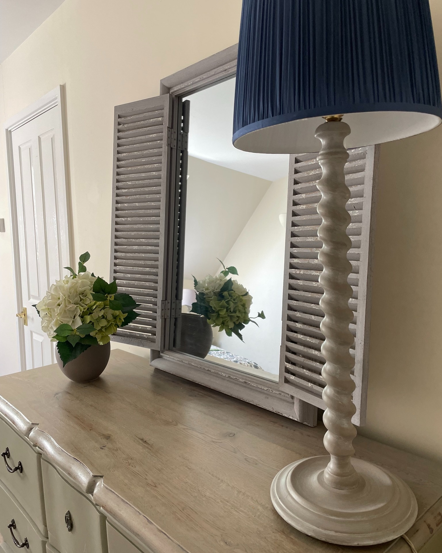 Beautiful homes don’t have to start from scratch.
I help people across the Cotswolds create characterful interiors using restored furniture, thoughtful styling, and over 10 years’ professional experience.
If you’d like expert guidance tailored to your home, I offer in-home consultations – £95.
Message me to book
Jo | Reloved by Jo
#CotswoldsInteriors #CotswoldsHomes #BritishInteriors #CharacterHomes #RelovedFurniture #UpcycledFurniture #PrelovedWithPurpose #InteriorStylistUK #CosyInteriors #HomeWithSoul #RelovedByJo #ShopLocalUK