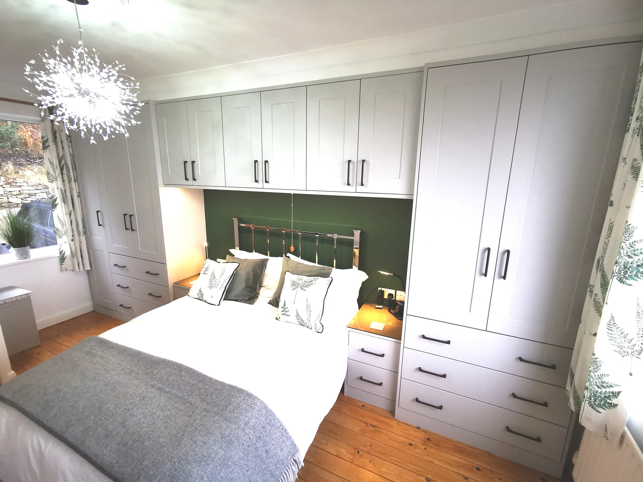 Bespoke bedroom designed, supplied and installed by @goodwinskbb
#StorageSolutions #happycustomer #QualityCraftsmanship #InteriorDesign #HomeRenovation #SmartStorage #BrightSpaces #Relaxation #derbyshire