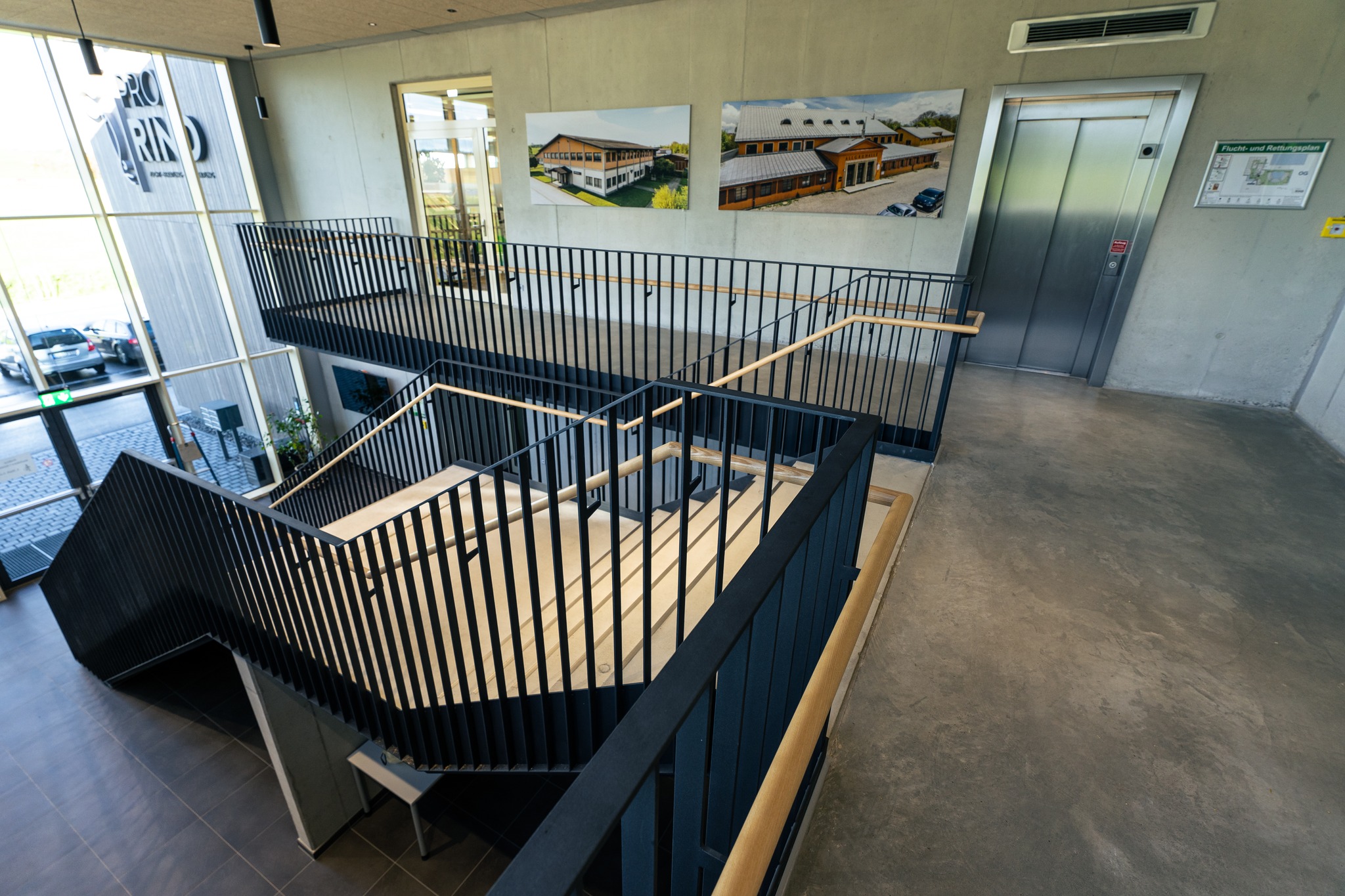 Funktionale Stahlkonstruktion im Innenbereich.
Klar in der Führung, sauber umgesetzt.
#metallbau #qualität #teamGAST