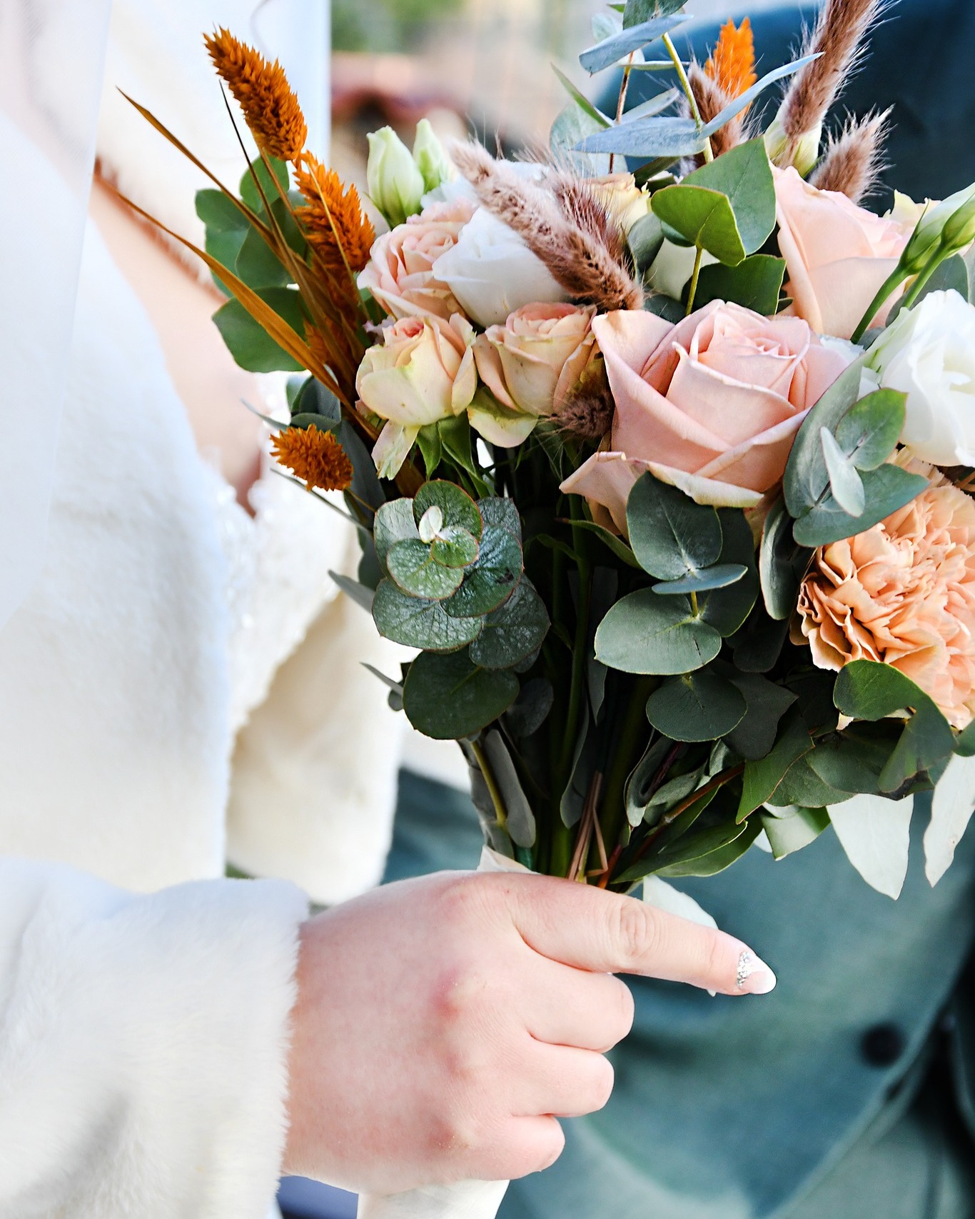 Tu as reçu une demande de mariage sous le sapin et tu as dis ✨ "Oui" ✨ ... Félicitations !
Maintenant à vous de jouer et de réserver votre presta photo ! 📷
-------------------------------
Je suis Kristell et je capture vos moments de vie ❤️
Plusieurs formules pour votre jour J.
-->> quelques dates sur 2026 et 2027 dates ouvertes !!
Infos/Résas:
www.ateliercerfvolant.fr
ateliercerfvolant@gmail.com
06.11.32.26.04