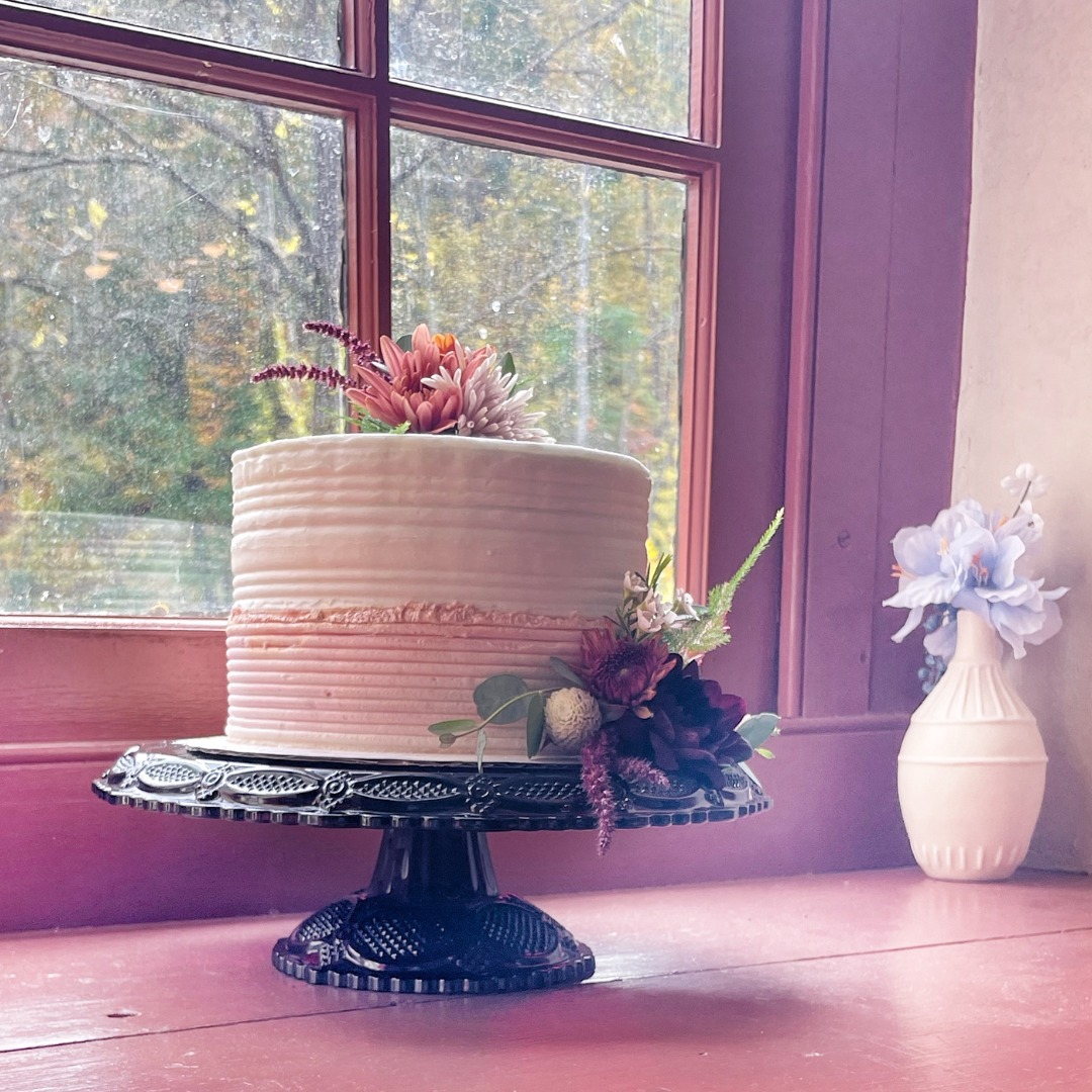 ✨ This wedding cake may have been fall on the inside, but the colors? Pure Valentine’s Day inspiration 💕
While prepping my Valentine’s Day menu, I couldn’t help but think back to this cake-cutting cake from a wedding a few months ago. Mostly white with soft pink along the bottom and finished with gold accents, it feels effortlessly romantic—even if the pumpkin chocolate chip cake with cream cheese frosting inside was very much fall 🍂
For Valentine’s Day, I’ll have a limited run of cookies, brownies, chocolates, and more available out front for pay-what-you-can pickup, plus custom orders for those wanting something a little extra special. Whether you’re short on time, signed up for dessert duty, or just want a thoughtful treat without baking from scratch, I’ll make dessert the easiest part of your day.
No order forms, no hassle—just message me what you’d like. I’ll be sharing sneak peeks as items come together, and availability is limited 💌
Show a little love this Valentine’s Day—message me to order, share, or stop by for a pay-what-you-can treat ❤️
Size/Flavor: 6" Pumpkin Chocolate Chip
Buttercream: Cream Cheese Frosting
🌐 www.treatsbyallyson.com
@treatsbyallyson
Treats by Allyson
New here? Welcome! 👋🏻 All my treats are dairy, egg, peanut, and tree nut-free, with fully customizable options: i.e. gluten, sugar & other ingredients to meet your needs—all without compromising on flavor (seriously, though, they’re even better!). Don’t believe me? Try them—you’ll never look back!
#CustomTreats #CakeDecorating #carrollcounty #carrollcountymd #carrollcountymaryland #weddingcakes #localbaker #localbakery #localbakeries #cupcakes #carrollcountybakery #manchestermd #hanoverpa #westminstermd #customcake #customcakes #customcakes #birthdaycake #WinterDesserts #HolidayBaking #holidaybakingseason #holidaytreats #valentinesday #valentinesdaytreats #valentinesdaydessert #valentinesdaydesserts