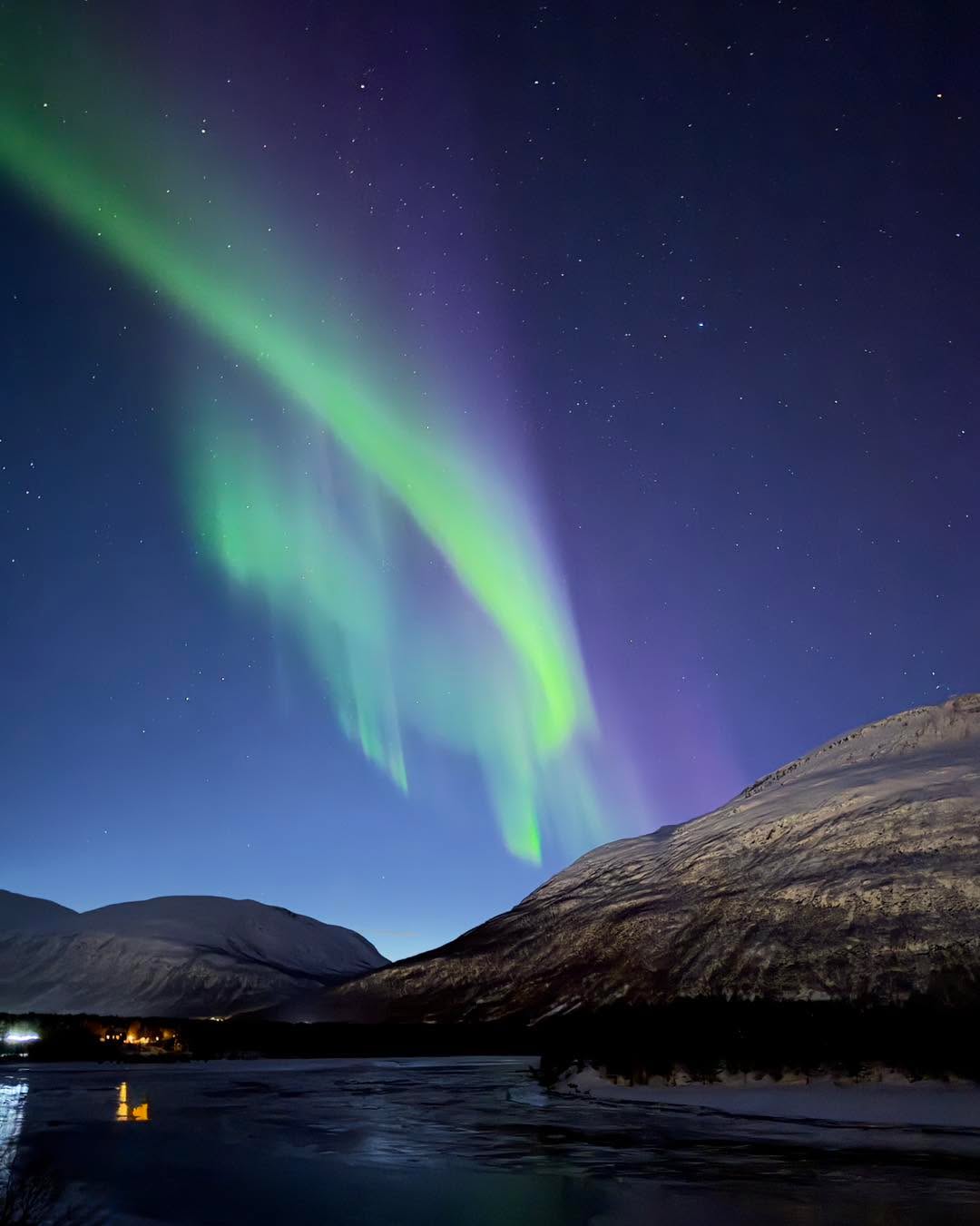 Journey over. Waiting on food before heading to the accommodation.
@photographin_uk had to pull over on the drive for this though. Aurora popping off over the mountains.
Best bit is it was shot on my iPhone, not the Sony.
Early start tomorrow for Arctic snorkelling with orcas and humpbacks, assuming the weather behaves.
#ImACameraGuyNow #OneMistakeAtATime #NorthernLights #AuroraHunting #ShotOnIPhone #NorwayTrip #ArcticNights #TravelPhotography