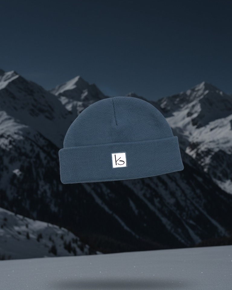Winter season essentials. ❄
Warm, comfortabel en met reflecterende details die oplichten in het donker.
#reflectyourstyle #reflective #beanies #smartdetails #kwinkslag #reflecterend