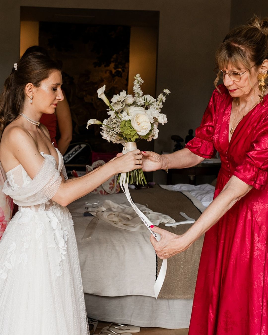 L’agenda pour vos photos de mariage est ouvert !
La saison des mariages 2026 approche, à grand pas.
Cette année je vois que vous êtes beaucoup de futurs mariés à réserver votre photographe de mariage en ce moment.
J’ai donc encore beaucoup, BEAUCOUP, de dates disponibles dans mon agenda !
Si vous êtes en pleine organisation de votre mariage et que vous cherchez encore votre photographe de mariage à Toulouse (et en Occitanie plus largement), c’est peut-être le bon moment d’en parler.
Écrivez-moi, simplement.
On prendra le temps de voir si nos sensibilités se rencontrent.
—
Céline Brochado - Photographe mariage à Toulouse
#photosmariage #organisationmariage #photographemariagetoulouse
—
Lieu : @labelonie
Wedding planner : @boum.etc
Fleuriste : @centaurea.fleuriste
Coiffeuse : @hairstyle_by_charlotte
Traiteur : @labrigade_traiteur
Décoration : @_byjimmy_
DJ : @les_grands_soirs_events