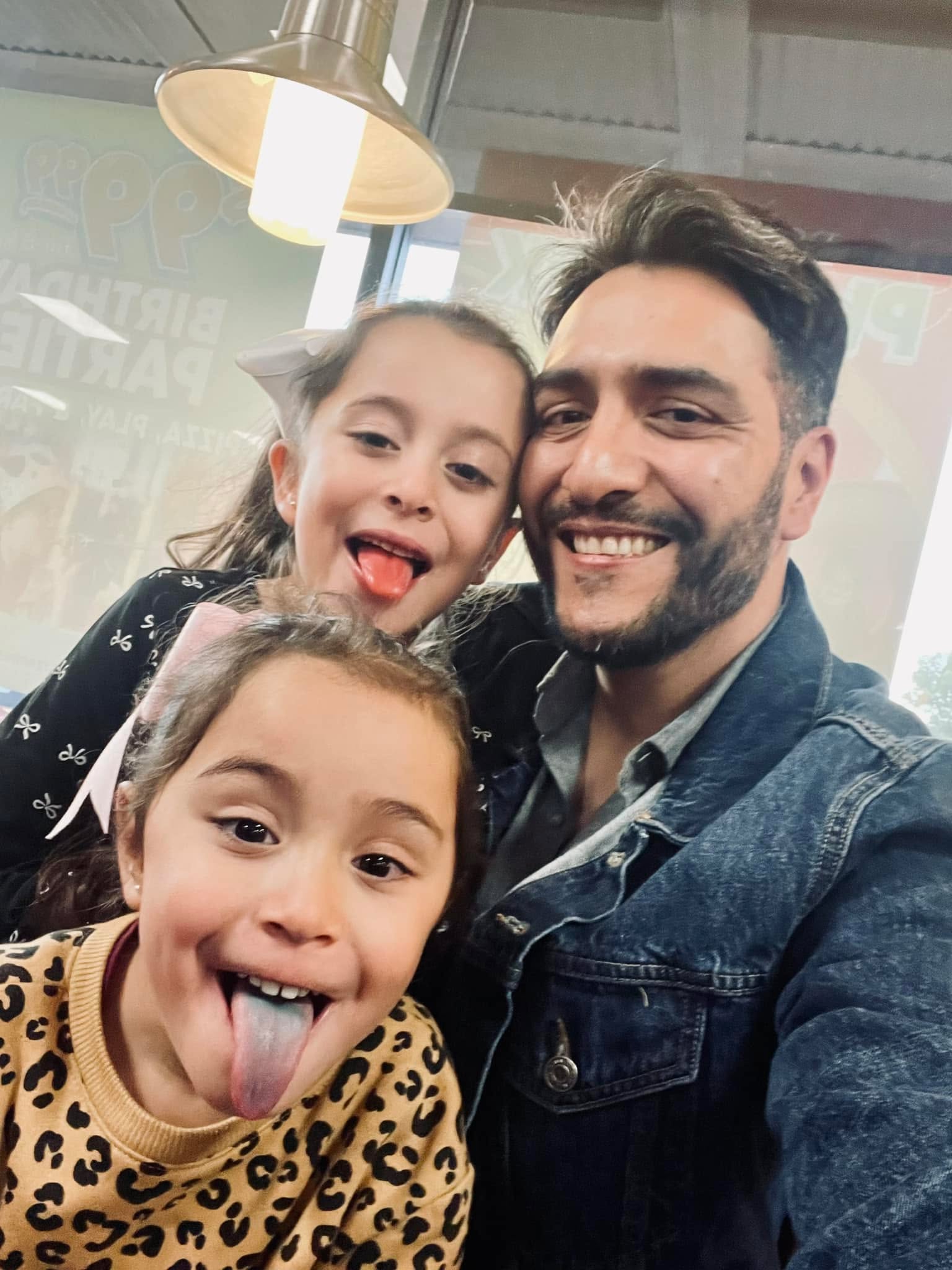 Con mis HUNTR/X 💟💠👩🏻🎤🪅🍬🇰🇷🎉👅💜