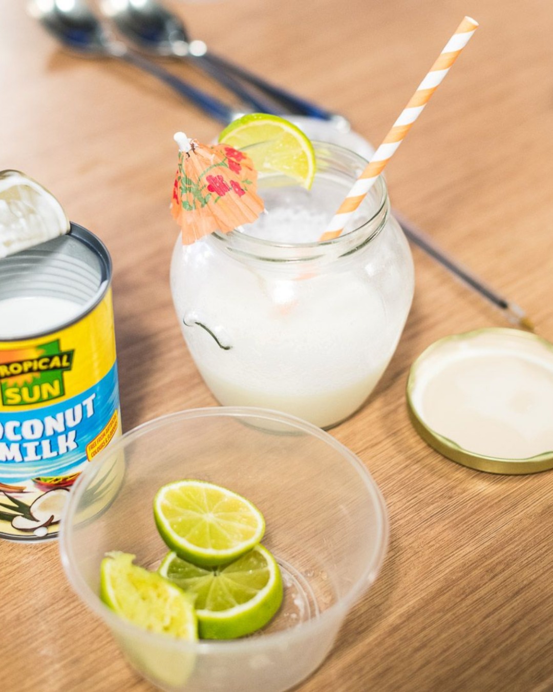 Bold flavours, hands-on cooking and a little friendly competition — Thai style.
How it works:
🥂 Start with a welcome drinks reception
🍹 Shake up a Thai Piña Colada in our cocktail-making session
👩🍳👨🍳 Head to the kitchen for 1.5 hours of guided cooking with our chefs
🍽️ Enjoy your dishes together in our private dining space
What you’ll cook:
🥢 Prawn or Tofu Summer Rolls (plus a fun Summer Roll Making Competition! NEW FOR 2026!)
🍛 Chicken or Tofu Thai Green Curry
Perfect for teams looking for flavour, fun and a relaxed challenge to kick off the year ✨
#JeniusSocial #ThaiCookingClass #TeamBuilding #FoodExperience #NewYearNewThings