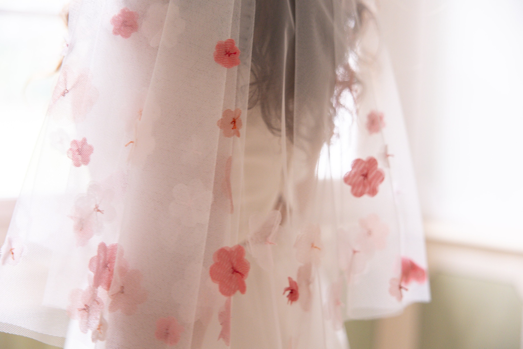 Die Magie von Tüll – Leichtigkeit, die verzaubert ✨
Seine Leichtigkeit, seine Magie, die Art wie er fällt und schwebt... Tüll hat mich von Anfang an fasziniert. In meinem neuen Blogbeitrag nehme ich dich mit in meine Welt des Tülls 💛
Den ganzen Beitrag findest du auf yuli.ch
#yulidesign #tüll #stoffliebe #handmade #nähenmachtglücklich #brautkleid #slowfashion