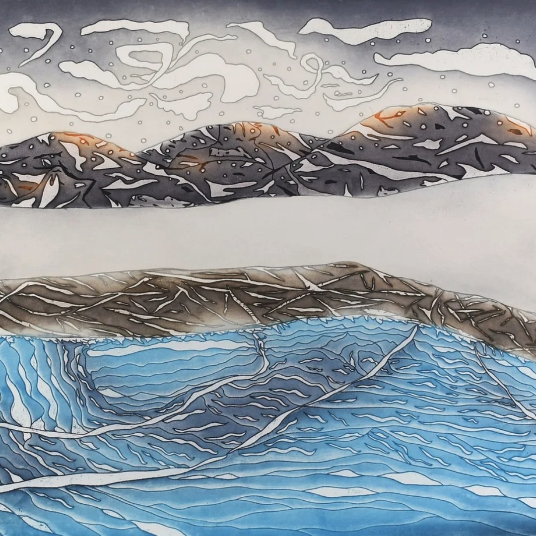 ❄ Currently On Show at Edgelands ❄
From Ice Flows to Shore: Tales from the Arctic Exhibition
🔹 Explore a beautiful selection of original #prints and #drawings by leading and emerging Inuit artists from the renowned #artist community of ᑭᙵᐃᑦ / Kinngait located on Dorset Island in Nunavut, Canada 🔹
Explore our range of artworks at #edgelands online or get in touch with our team to gain exclusive UK access to #limitededition artworks direct from the #arctic 🌟
🌎 Global and UK shipping options available
✨To Learn More :: Links in Bio ✨
.
.
.
.
.
.📸 ᐅᓘᓯ ᓴᐃᓚ / Ooloosie Saila, Ullumi Tatsirtuq / Foggy Day (2025) © Ooloosie Saila
✨ Currently Available :: Enquiries Welcome ✨
▫️ #inuitart #artprints #artcollector #isleofgigha #edgelands #visitgigha #artUK #illustration #printmaking #InuitArtist #landscapelovers #arctic #collectart #naturecolors #natureart #printdesign #ArtsCanada #artoftheday #artgifts ▫️