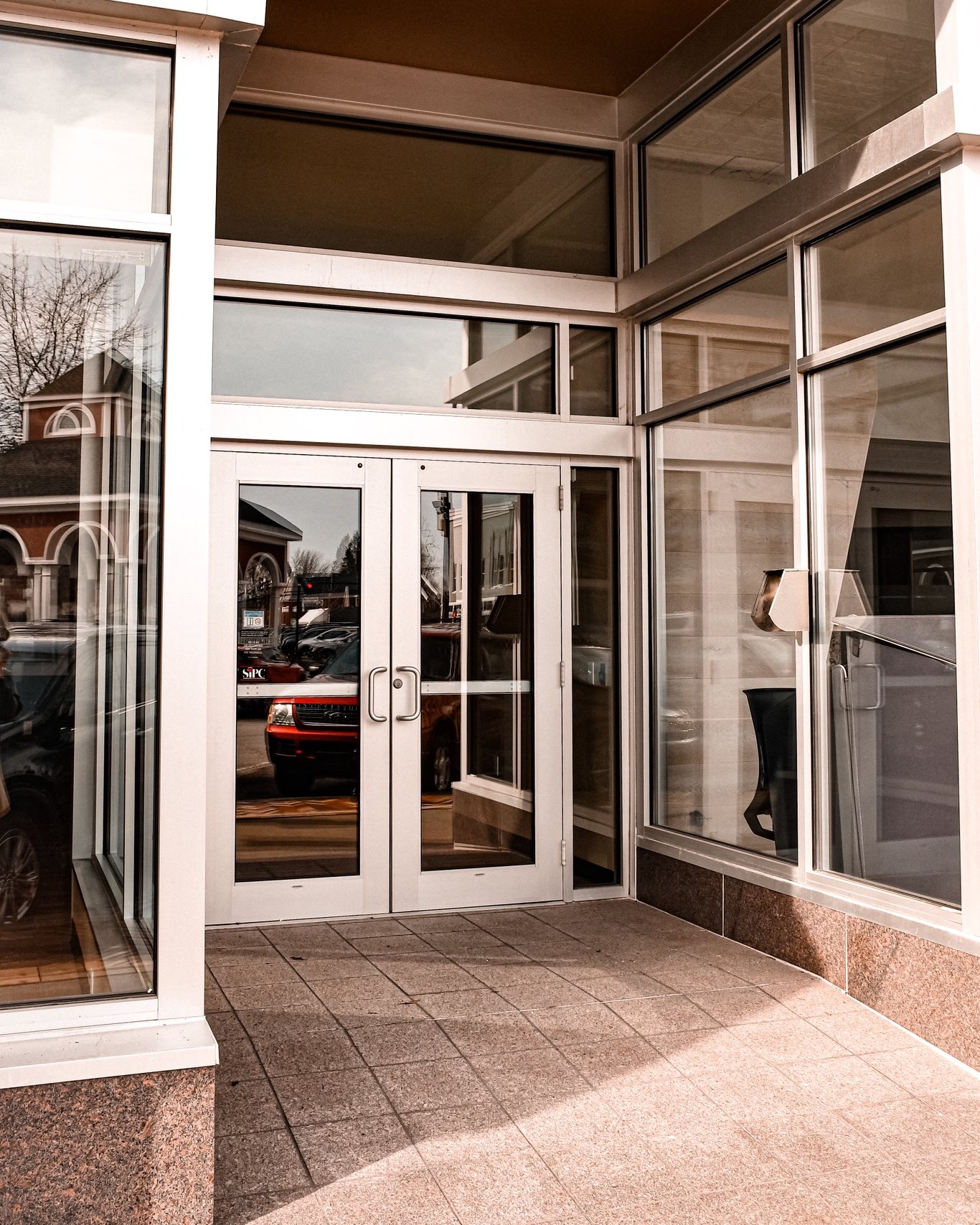 ✨ Office Space Now Available at the HUB 127 ✨
Looking for a professional space that gives you room to grow?
We have an 800 sq. ft. private office suite available in the heart of downtown Princeton, featuring:
✔️ Small lobby/waiting area
✔️ Private office
✔️ Dedicated storage space
And the best part? Your lease includes full access to HUB 127 amenities, including:
• Bookable hours in our boardroom
• Use of our conference room
• A collaborative coworking community and professional atmosphere
This space is ideal for a small business, nonprofit, consultant, or growing organization ready to establish a polished presence while staying connected.
📩 Message us or email office@gibsoncountyedc.org to schedule a tour.
📷: Happy Image Co.