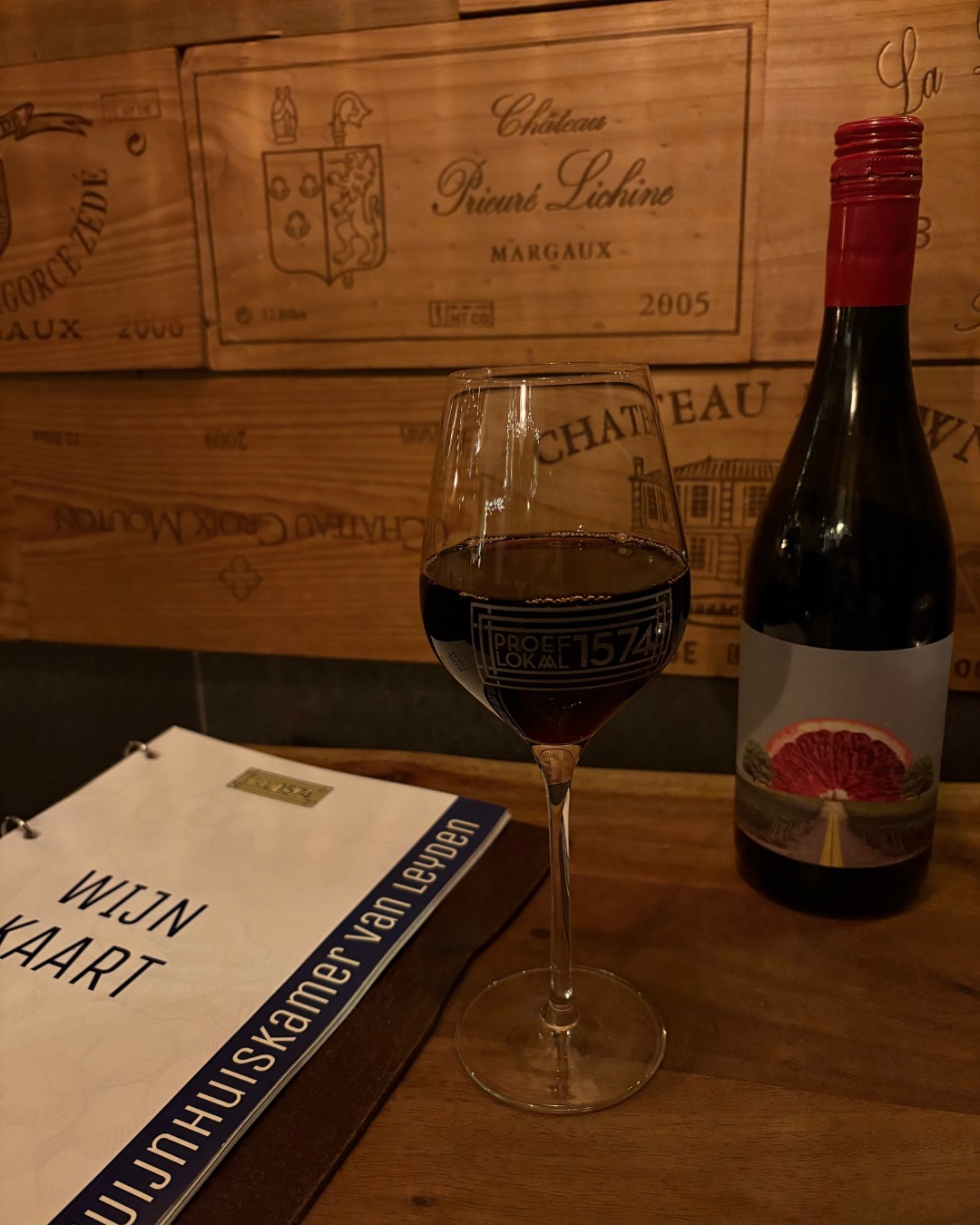 Heb je deze al geprobeerd? Solara Red is een sappige en toegankelijke rode natuurwijn uit Roemenië die je écht moet ontdekken.
Boordevol aroma’s van kersen, bramen en rood fruit, met zachte tannines en een frisse, evenwichtige afdronk, ideaal als borrelwijn of bij gegrild vlees en kazen.
Heb jij ‘m al geproefd? 👇 🍇🍷