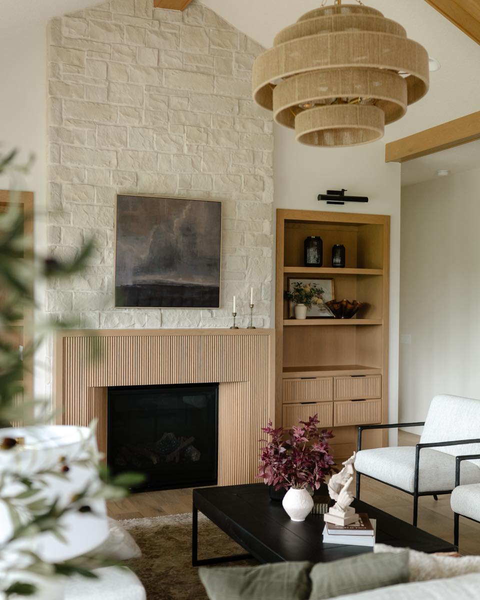 Getting ready to step into spring with a look back at this stunning home!
One of my favorites to date… this home truly has it all. From the statement fixtures to the elegant arches, every detail was carefully curated to create a space that feels both timeless and inviting.
What’s your favorite detail?
#homeinspo #iowahomes #customhomebuilder #dreamhome #dynastyhomes