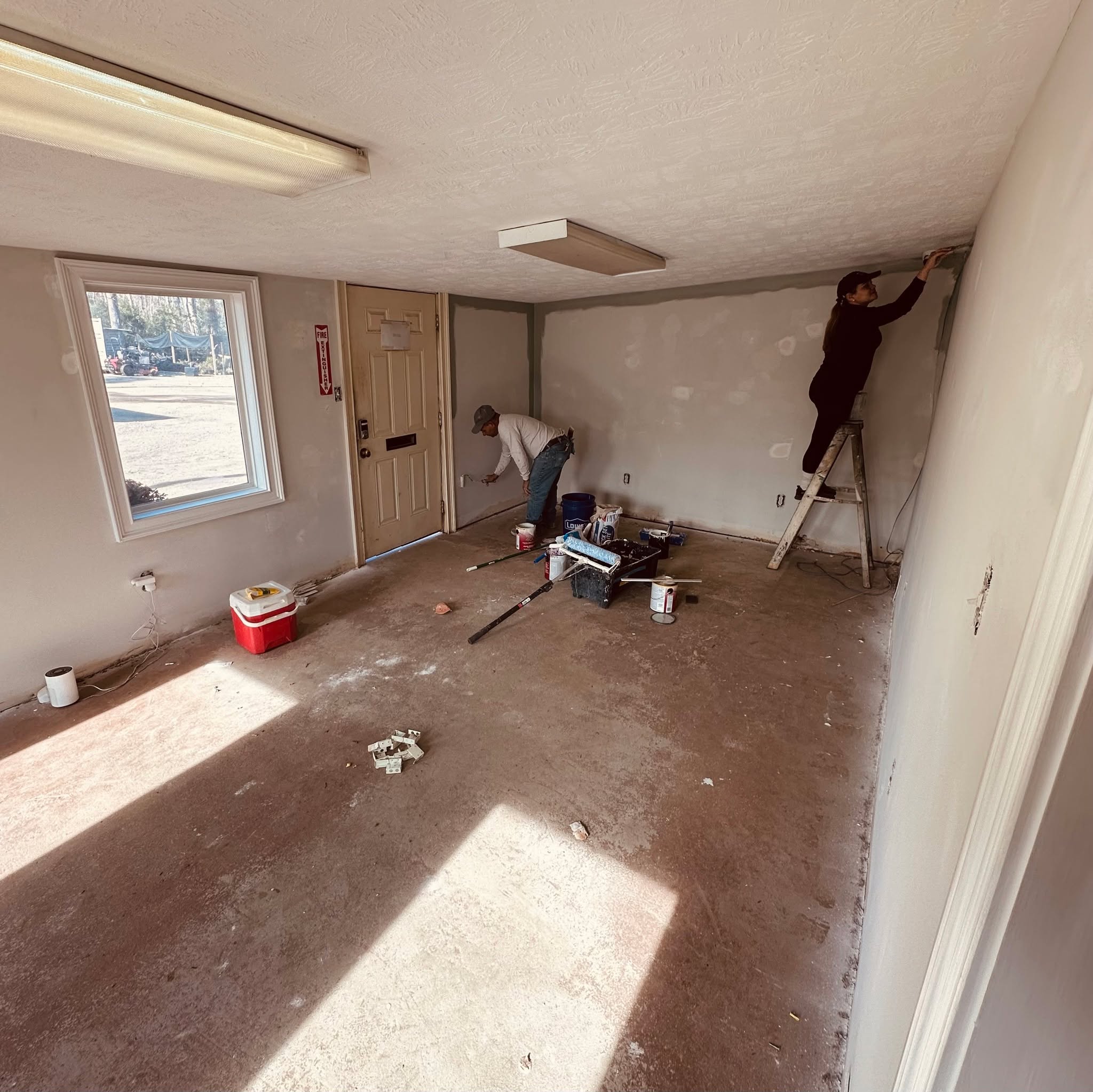 Exciting things are happening in JLM's back offices! What do you think it's for? 🤔
Stay tuned! 👀
#JLM #officefacelift #landscapelife