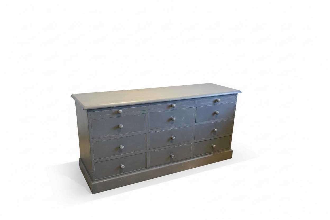 Today I collected a merchant chest and the second picture is the planned finish if you are interested please contact me x