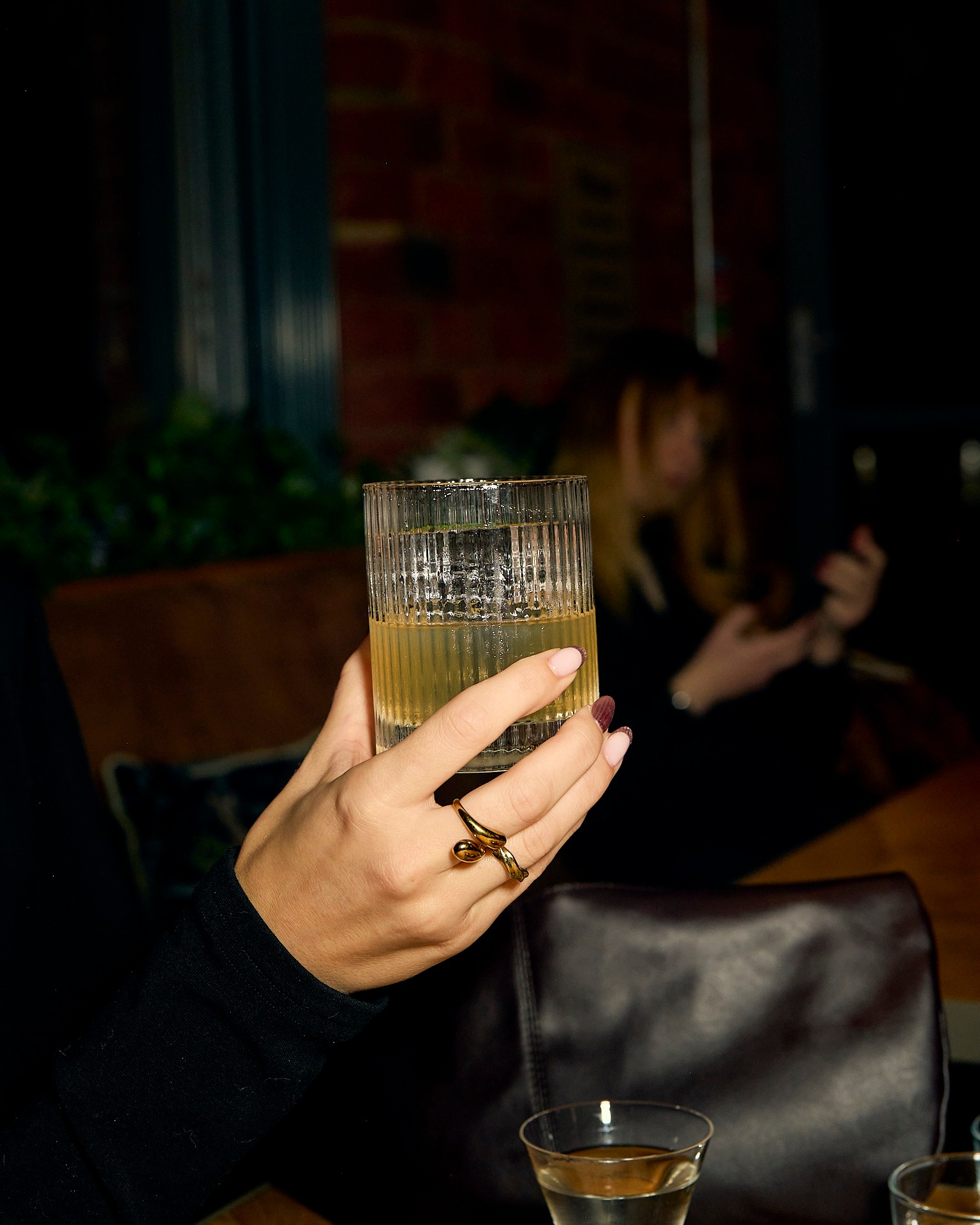 Busy weekend ahead 🍸
Tonight the bar gets lively with @willmatthewmusic from 7-9pm! One of those evenings where the room fills quickly and the energy carries on well past the set 🎶
Saturday afternoon (12–3pm) is Sparkling Saturday - discounted Champagne and grazing boards if you’re in the mood for an early start 🥂
Sunday we’re marking Burns Night with a special menu in collaboration with Glenmorangie and Ardbeg, a short Burns poem reading and extended opening hours from 12–8pm 🥃
#FarrandsBar #LeedsBars #LeedsCocktails