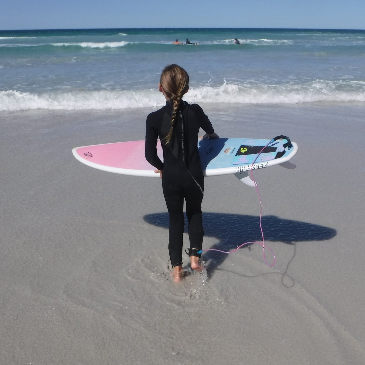 Private 1on1 lesson. January 15th.
Today we worked on a new improved pop-up, duck-diving and eye direction.
The future is bright.
www.aglassyday.au
M. 0447 212 010
#localssupportinglocals❤️