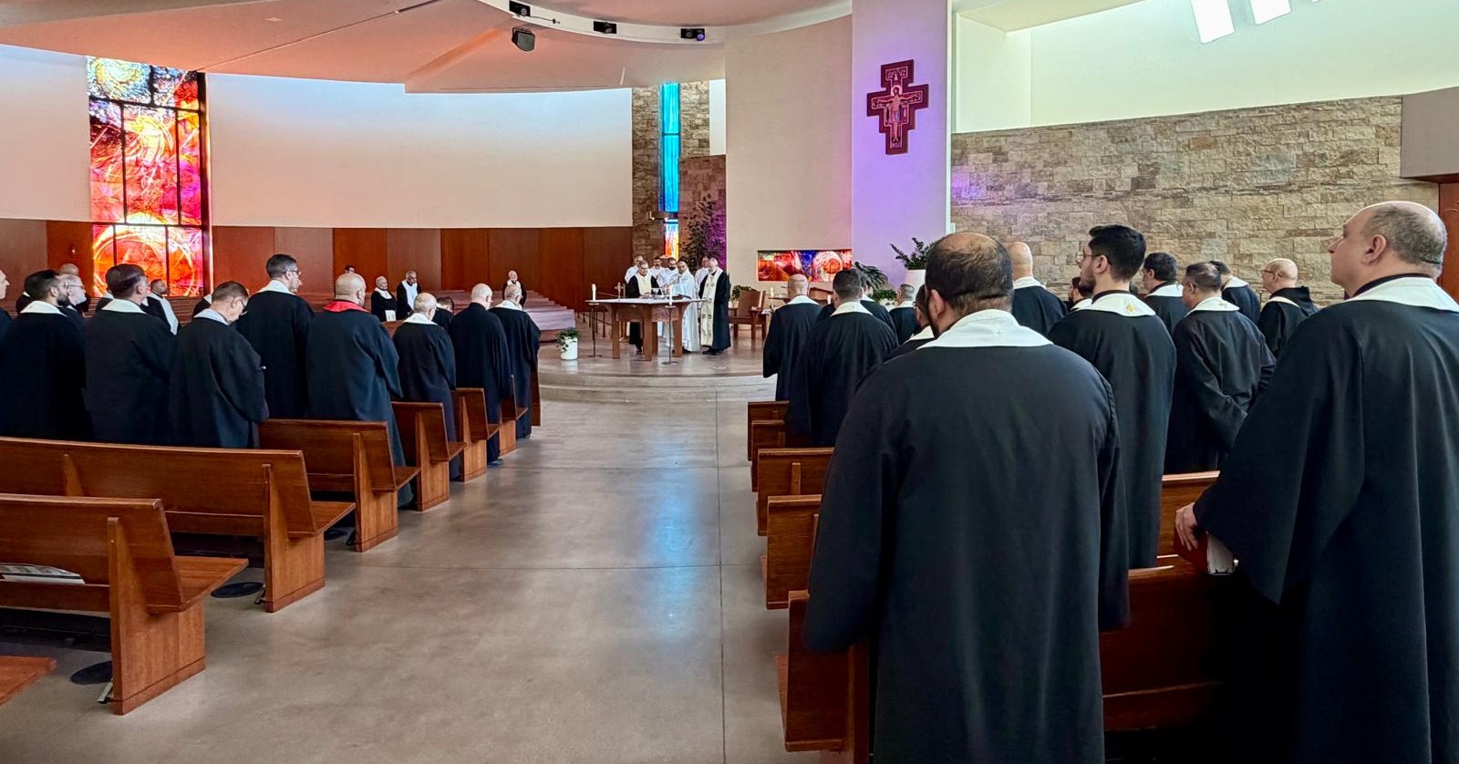 The 2026 Clergy Retreat at the Franciscan Renewal Center in Arizona was a time of prayerful reflection, fraternity, and renewal. Guided by the theme “Entering into the Heart,” clergy were invited to reflect on their vocation and the interior life that sustains their pastoral ministry.