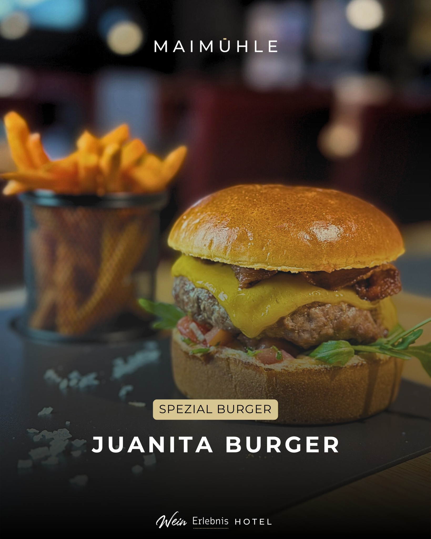 Nur für kurze Zeit!
Der JUANITA BURGER mit Brioche, saftigem Eifelrind, Mamba-Sauce, Cheddar, Bacon und Tomaten-Salsa - dazu gibt leckere Süßkartoffel-Pommes.
Jetzt in der MÜHLENWIRTSCHAFT oder TAKEAWAY