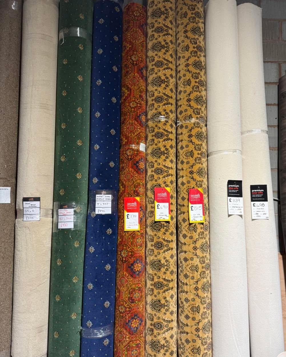 Weve had a massive drop of new rollends and found some super high end commercial grade carpets 📌
Axminsters, wiltons and tufted velvets
Known to last for many years with unmatched wear
Perfect for pubs, restaurants and anywhere needed a cosy feel
Massive savings on these 🤑
These wont last long, drop us a message with and interest 📲
