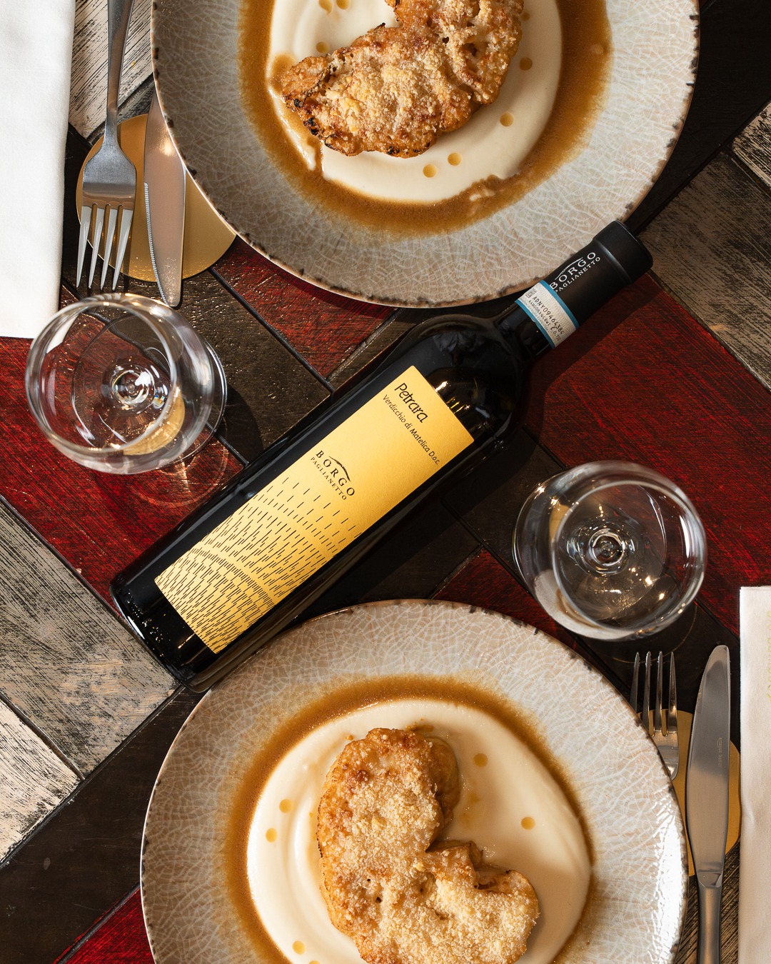 ❤️ L’amore è fatto di attimi che restano.
Un brindisi condiviso,
un calice che si avvicina,
un vino che parla al cuore. 🍷
Da Borgo Paglianetto,
buon San Valentino a chi sceglie di dirsi ti àmo
un sorso alla volta. ✨
❤️ Love is made of moments that last.
A shared toast,
glasses drawing closer,
a wine that speaks to the heart. 🍷
From Borgo Paglianetto,
happy Valentine’s Day to those who choose to say I love you
one sip at a time. ✨
#verdicchiodimatelica #vinoitaliano #organic #madeinitaly #matelica #borgopaglianetto #winelovers