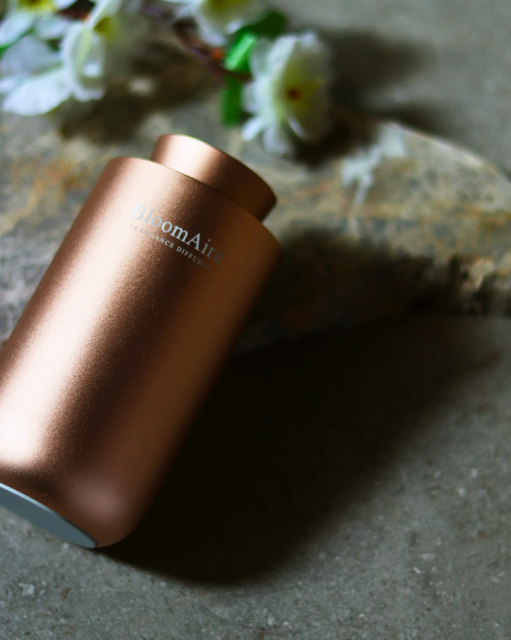 Create a calmer, more comforting space with CROWN Portable Diffuser.
A gentle scent diffusion that helps your home feel warmer, neater, and quietly soothing.
#BloomAire #HomeMood