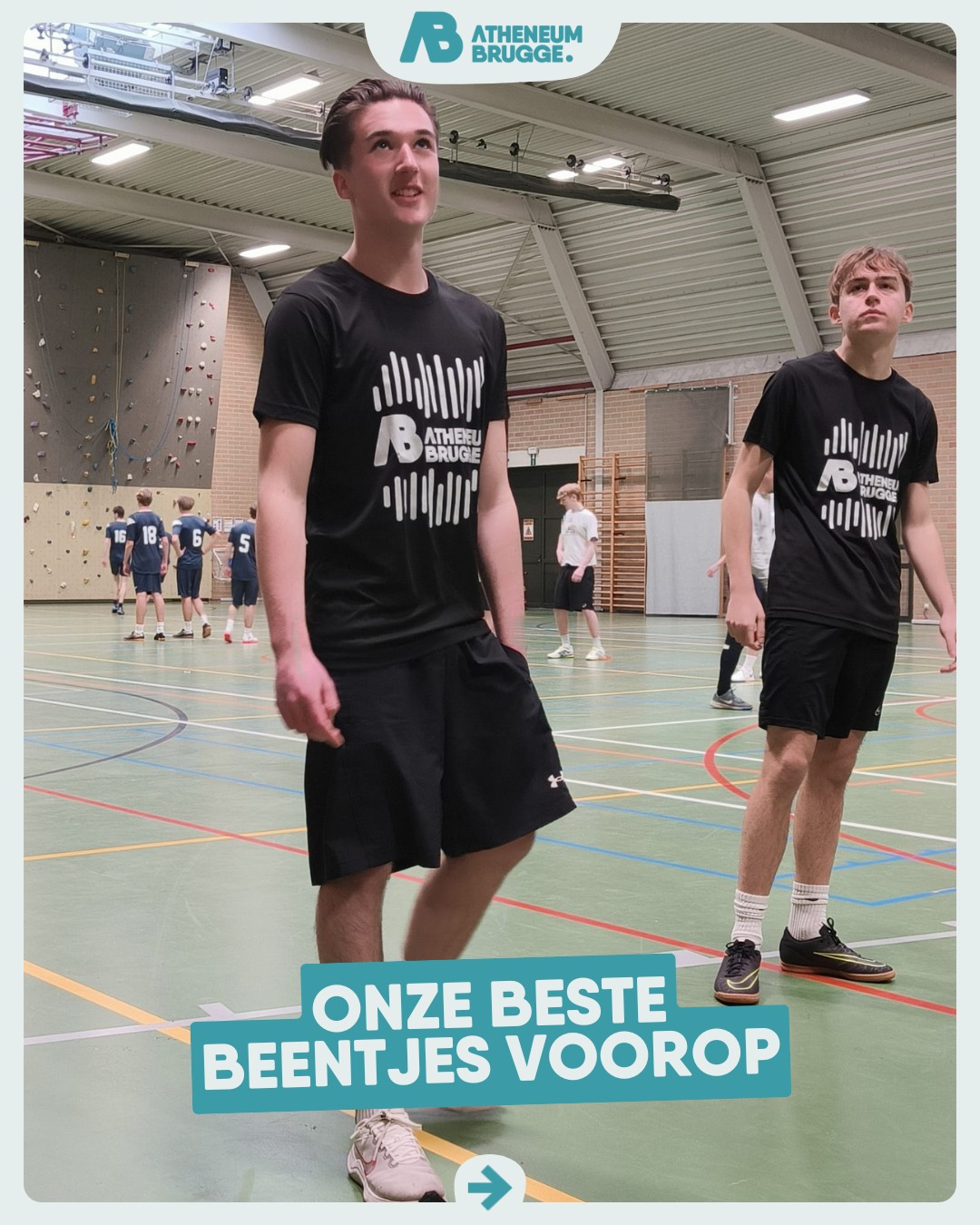 Één gelijkspel volstaat spijtig genoeg niet om een ronde verder te gaan. Met jongens die voor een eerste keer echt samen speelden was het nog wat zoeken naar hun beste spelniveau. Alvast een dikke merci om op hun vrije woensdagnamiddag de school te vertegenwoordigen!
—
#ikbeneenatheneeër #fieroponsgo #samenlerensamenleven