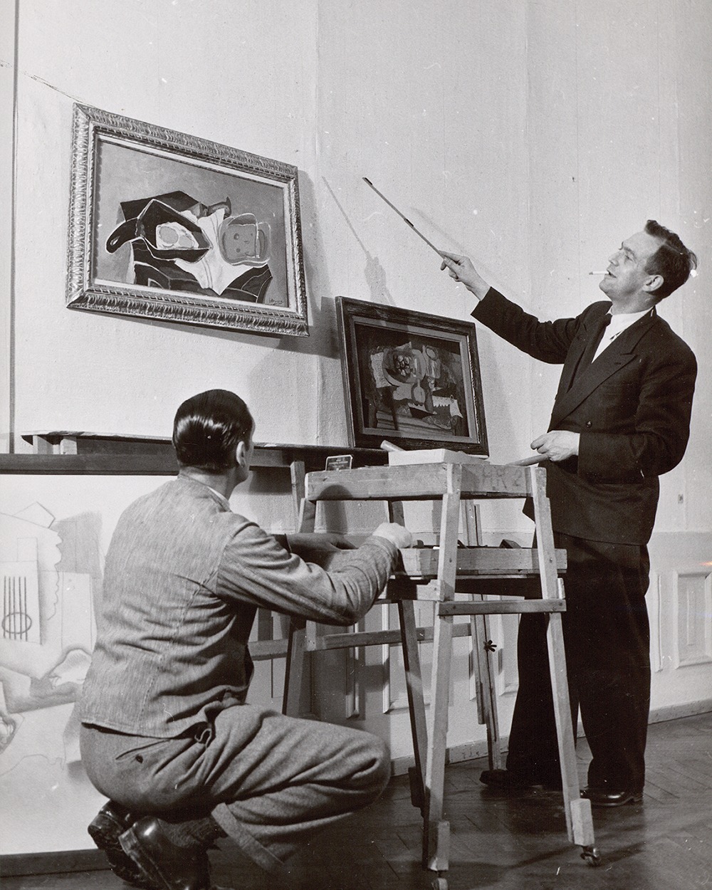 In the early 1950s, Europe was ravaged by war and Switzerland was culturally isolated. Born in 1919, Arnold Rüdlinger was one the essential figures who drew attention back to the international nature of art and led to the emergence of major new centres for contemporary art, whilst affirming a new, progressive vision of art curating.
In 1946, at the age of 27, the young Rüdlinger became director of the Kunsthalle Bern. At the same time, American artists were beginning to create abstract and expressive works. At the end of the 1940s, Arnold Rudlinger had already met Alexander Calder in Paris (whose work he presented at the Kunsthalle in 1947). He later met Sam Francis in Paris in 1954, who recommended that he visit New York and its contemporary art scene. In 1957, Rüdlinger thus finally travelled to New York with the art dealer Eberhard W. Kornfeld to see things for himself: he visited Clyfford Still and Barnett Newman in their studios, and met with Rothko, among others. He presented these new American trends in several exhibitions at the Kunsthalle, including Sam Francis, Mark Tobey and Jackson Pollock. The European art world thus discovered a new creative nerve centre: New York.
Rüdlinger was subsequently commissioned by the Swiss National Insurance Company (Helvetia today) to acquire—for 100,000 Swiss francs—works of abstract expressionism for the collection of the Kunstmuseum Basel, of which he had since become curator. He acquired paintings by Franz Kline, Barnett Newman, Mark Rothko and Clyfford Still. The Kunstmuseum Basel was thus the first museum in Europe to own paintings by this generation of American artists. In spring 1958, Basel presented the MoMA exhibition The New American Painting. Along with Pollock's solo show at the Kunsthalle in Hamburg, this exhibition was one of the most memorable of the decade.
Since then, Rüdlinger has been regarded as one of the precursors of American art in Europe, and the leading figure in a profound shift that saw the emergence of new major centres of contemporary art outside of Paris and New York.
@kunstmuseumbasel #arnoldrüdlinger #contemporaryart