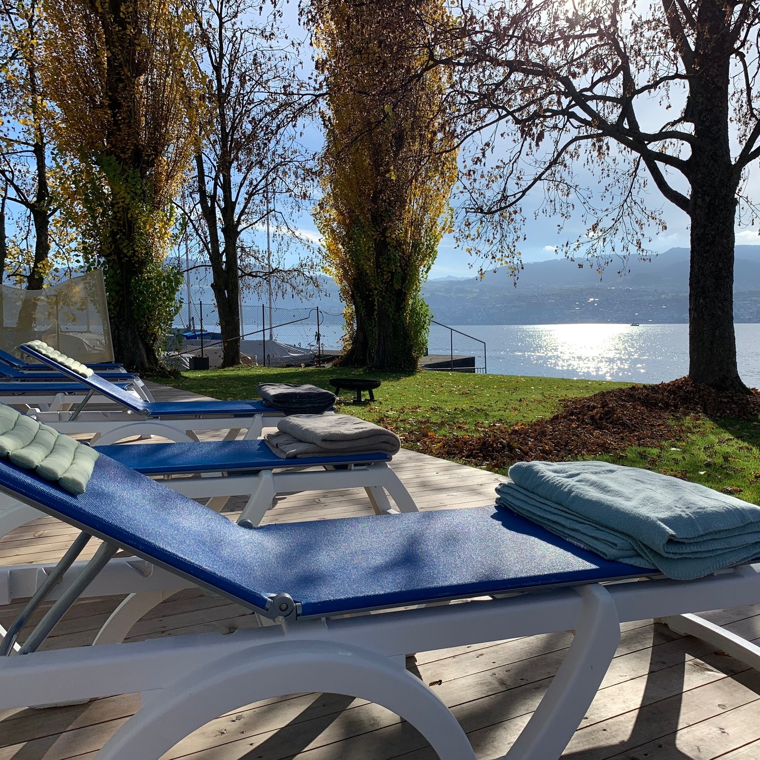 Geniesse die Sonne..
#sauna #seesauna #spa #alltag #auszeit
www.seesauna-staefa.ch
Hier und weg.