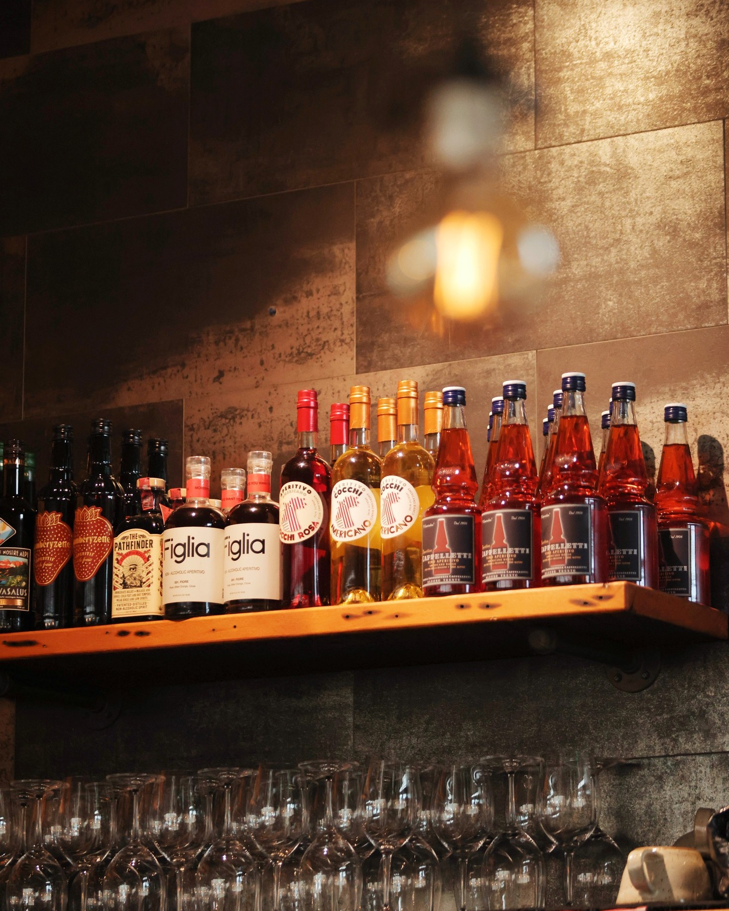 Aperitivo 🇮🇹 small bites, good drinks, conversations linger, no rush.
Cin cin.
📸 @kristinkins