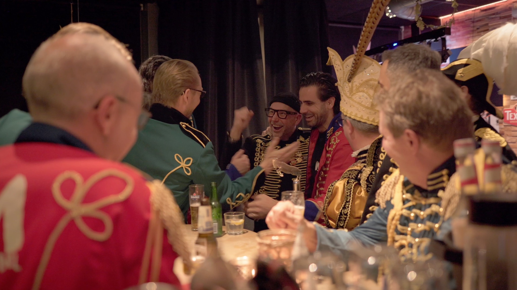 ๐บ๐ฅ ๐ง๐๐ ๐๐๐: ๐๐๐ข๐ ๐๐๐ก๐๐๐ ๐ฏ โ ๐ญ๐๐ก๐ ๐ ๐๐ง ๐ฉ๐๐ก๐๐๐ ๐๐ ๐๐๐ก๐! ๐ฅ๐บ
Leef luuj, '๐ ๐ถ๐ ๐ฏ๐ถ๐ฒ๐ป๐ผ๐ฎ ๐๐ผ๐ฒ๐ฒฬ๐๐ถ๐ฒ๐: vridig is d'r ๐ฑ๐ฒ๐ฟ๐ฑ๐ฒ ๐ต๐ฎ๐ผ๐ณ ๐ณ๐ถ๐ป๐ฎ๐ฎ๐น ๐๐ฎ '๐ ๐๐ฉ๐! ๐
Kin se d'r ๐ด๐ฎ๐ป๐๐ฒ ๐๐ฒ๐ธ๐ al iet de kop? ๐
๐ ๐๐ฎ๐ป๐๐ฒ ๐๐ผ๐ป๐ด๐๐ฒ๐ธ๐๐ โ ๐๐ถ๐ป๐ด ๐บ๐ถ๐:
๐๐ฏ ๐ฅ๐ฆ ๐ญ๐ช๐ฆ๐ฏ ๐ฃ๐ช๐ฆ โ๐ต ๐ท๐ฆ๐ญ๐ฅ, ๐ฆ๐ฏ ๐ธ๐ข๐ต ๐ฎ๐ช๐ค๐ฉ ๐ฅ๐ข ๐ฏ๐ช๐ต ๐ฃ๐ฆ๐ท๐ฆ๐ญ๐ต, ๐ฉ๐ฐฬ๐ฃ ๐ช๐ค๐ฉ ๐ฅ๐ฆ ๐ด๐ซ๐ฆ๐ช๐ฅ๐ด ๐ฅ๐ข ๐ธ๐ช๐ณ ๐ท๐ฆ๐ณ๐ต๐ฆ๐ญ๐ฅ
๐๐ช๐ฆ ๐ฅ๐ฆ ๐ฌ๐ข๐ด๐ด๐ข ๐ช๐ฏ๐ฏ๐ฆ ๐ณ๐ช๐ฆ๐ซ, ๐ฎ๐ฆฬ๐ฉ ๐ช๐ค๐ฉ ๐ด๐ซ๐ต๐ฆ๐ญ ๐ฎ๐ช๐ค๐ฉ ๐ฏ๐ช๐ต ๐ฅ๐ฆ๐ณ๐ฃ๐ช๐ฆ, ๐ญ๐ฐ๐ฐ๐ฑ ๐ฅ๐ฆ๐ณ ๐ด๐ซ๐ต๐ณ๐ฐ๐ข๐ญ ๐ข๐ฏ ๐ท๐ถ๐ณ๐ฃ๐ช๐ฆ
๐๐ฏ ๐ฅ๐ฆ ๐ฅ๐ฐ๐ถ๐ค๐ฉ๐ฆ ๐ด๐ซ๐ต๐ฐฬ๐ฏ ๐ช๐ค๐ฉ ๐ข๐ญ๐ญ๐ฆ๐ช๐ฏ, ๐ธ๐ฆฬ๐ณ๐ฎ๐ฆ ๐ด๐ซ๐ต๐ณ๐ฐ๐ข๐ญ ๐ฏ๐ข๐ฆ๐ท๐ฆ ๐ฅ๐ฆ ๐ฃ๐ฆ๐ช๐ฏ, ๐ซ๐ฐ๐ข ๐ฅ๐ข๐ต ๐ฅ๐ฆ๐ฆ๐ต ๐ต๐ฐ๐ค๐ฉ ๐ฆ๐ฆ๐ฅ๐ฆ๐ณ๐ฆ๐ช๐ฏ
๐๐ค๐ฉ ๐ฃ๐ญ๐ฆ๐ฆ๐ง ๐ด๐ซ๐ต๐ช๐ฆ๐ฌ๐ฆ๐ฎ ๐จ๐ฆ๐ฏ๐ฆ๐ต๐ฆ, ๐ท๐ข ๐ฎ๐ช๐ฆ๐ฏ๐จ ๐ฏ๐ฆ๐ฆฬ๐จ๐ฆ๐ญ๐ฌ๐ฆ๐ด ๐ข๐ข๐ง๐ฃ๐ช๐ฆ๐ต๐ฆ,
๐๐ณ๐ฆ๐ฌ ๐ฆ๐ฆ ๐ท๐ฆ๐ญ๐ฌ๐ฆ ๐ฅ๐ฆ๐ณ๐ข๐ข๐ง, ๐ธ๐ข๐ฏ๐ต ๐ช๐ค๐ฉ ๐ญ๐ช๐ฆ๐ฆฬ๐ณ ๐ถ๐ต ๐ฏ๐ช๐ต ๐ข๐ข๐ง
๐๐ข๐ฏ๐ต ๐ช๐ค๐ฉ ๐จ๐ฐฬ๐ฏ ๐ฅ๐ถ๐ณ๐ค๐ฉ
๐๐ฏ ๐ฃ๐ญ๐ช๐ฆ๐ง ๐ฎ๐ฆฬ๐ฉ ๐จ๐ฐ๐ข
๐๐ฆ๐ฏ ๐ฅ๐ฆ ๐ท๐ฆ๐ณ๐ญ๐ฆ๐ช๐ฅ๐ช๐ฏ๐จ ๐ฏ๐ช๐ต ๐ธ๐ช๐ณ๐ด๐ซ๐ต๐ฐ๐ข
๐๐ข๐ฏ๐ต ๐ช๐ค๐ฉ ๐ฉ๐ฐฬ๐ฃ ๐จ๐ฆ๐ช๐ฏ ๐ป๐ชฬ๐ฏ ๐ถ๐ฎ ๐ถ๐ต ๐ข๐ข๐ง ๐ต๐ฆ ๐ญ๐ช๐ฆ๐ฆฬ๐ณ๐ฆ
๐๐ช๐ต ๐ฅ๐ฆ๐ฆ๐ด ๐ฅ๐ข๐ข๐จ ๐ท๐ฐฬ๐ข๐ญ ๐ฅ๐ฆ๐ณ๐ฐ๐ฑ, ๐ฎ๐ช๐ต โ๐ฏ ๐ฑ๐ช๐ญ๐ด๐ฌ๐ฆ ๐ด๐ซ๐ต๐ฐฬ๐ฏ ๐ช๐ค๐ฉ ๐ฐฬ๐ฑ, ๐ป๐ฆ๐ญ๐ง๐ด ๐ฎ๐ช๐ฆ๐ฏ๐จ๐ฆ ๐ฌ๐ข๐ต๐ฆ๐ณ ๐ท๐ช๐ฏ๐จ๐ต ๐ฅ๐ข๐ต ๐ต๐ฐ๐ฑ
๐๐ฆ๐ฌ๐ฌ๐ฆ๐ณ ๐ด๐ซ๐ข๐ฏ๐ด๐ฆ ๐ข๐ฏ ๐ฅ๐ฆ ๐ต๐ข๐ฑ, ๐ฎ๐ข๐ฆ๐ฅ๐ซ๐ฆ ๐ฃ๐ณ๐ช๐ฏ๐จ๐ต ๐ฎ๐ช๐ค๐ฉ ๐ท๐ข ๐ฅ๐ฆ ๐ธ๐ข๐ฑ, ๐ฉ๐ฐ๐ข๐ญ ๐ฎ๐ช๐ค๐ฉ ๐ช๐ฆ๐ฆฬ๐ญ๐ฆฬ๐ฏ๐ฅ ๐ฐฬ๐ฑ ๐ฅ๐ฆ ๐ฌ๐ข๐ฑ
๐๐ฉ๐ฐ๐ฆ๐ด ๐ข๐ฏ ๐ฅ๐ฆ ๐ท๐ฆ๐จ๐ข ๐จ๐ฆ๐ธ๐ฆ๐ฏ๐ฅ, ๐ฎ๐ฆฬ๐ฉ ๐ฏ๐ฐ๐ฆ ๐ด๐ซ๐ต๐ฐฬ๐ฏ ๐ช๐ค๐ฉ ๐ฎ๐ช๐ต ๐ฅ๐ฆ ๐ฃ๐ข๐ฏ๐ฅ, ๐ช๐ฏ ๐ฅ๐ช๐ฆ ๐ด๐ซ๐ต๐ช๐ฏ๐ฌ๐ฆ ๐ด๐ฉ๐ฐ๐ข๐ณ๐ฎ๐ข๐ต๐ฆ๐ฏ๐ต
๐๐ข๐ต ๐ฏ๐ฐ๐ฆ ๐ข๐ญ ๐ฆ๐ญ๐ง ๐ฌ๐ช๐ฆ๐ฆฬ๐ณ ๐ฅ๐ฆ ๐ญ๐ฆฬ๐ต๐ด๐ต๐ฆ, ๐ซ๐ฐ๐ข ๐ฅ๐ช๐ฆ ๐ด๐ซ๐ฎ๐ข๐ฌ๐ฆ ๐ต๐ฐ๐ค๐ฉ โ๐ต ๐ฃ๐ฆฬ๐ต๐ด๐ต๐ฆ,
๐๐ค๐ฉ ๐จ๐ฐฬ๐ฏ ๐ฅ๐ถ๐ณ๐ค๐ฉ ๐ฃ๐ช๐ด ๐ข๐ฏ ๐ฎ๐ช๐ฆ๐ฏ๐จ ๐จ๐ณ๐ข๐ข๐ง, ๐ธ๐ข๐ฏ๐ต ๐ช๐ค๐ฉ ๐ญ๐ช๐ฆ๐ฆฬ๐ณ ๐ถ๐ต ๐ฏ๐ช๐ต ๐ข๐ข๐ง
๐๐ค๐ฉ ๐จ๐ฐฬ๐ฏ ๐ฅ๐ถ๐ณ๐ค๐ฉ, ๐ช๐ค๐ฉ ๐จ๐ช๐ง ๐จ๐ข๐ข๐ด, ๐ช๐ค๐ฉ ๐ฉ๐ฐฬ๐ฃ ๐จ๐ณ๐ฆ๐ธ๐ฆ๐ญ๐ช๐ค๐ฉ ๐ฅ๐ฐ๐ณ๐ด๐ซ๐ต
๐๐ค๐ฉ ๐จ๐ฐฬ๐ฏ ๐ฅ๐ถ๐ณ๐ค๐ฉ, ๐ช๐ค๐ฉ ๐จ๐ช๐ง ๐จ๐ข๐ข๐ด, ๐ฆ๐ฏ ๐ฏ๐ฐ๐ฆ ๐ฐ๐ฆ๐ต ๐ท๐ฐฬ๐ข๐ญ๐ญ๐ฆ ๐ฃ๐ฐ๐ณ๐ด๐ซ
๐ง ๐๐ผ๐ฒ๐๐๐ฒ๐ฟ & ๐ฝ๐ฟ๐ผ๐ผ๐ณ: zet โm op ๐ฆ๐ฝ๐ผ๐๐ถ๐ณ๐ (links i de bio).
@heerlenmijnstad | @richtigheele | @dewinkbulle | @blauwsjuut