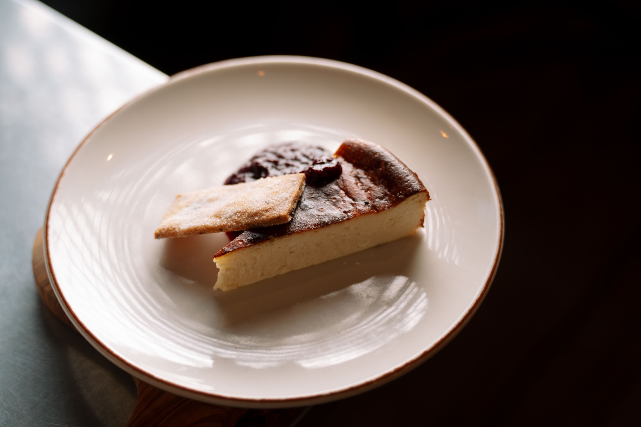Burnt Basque Cheesecake, Garibaldi, Winter Berries� --
Rich, creamy and balanced with sharp winter fruit. A solid finish.
#thedogatwingham #wintermenu #DecadentDesserts