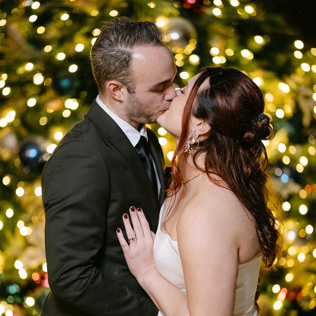 Same wedding, new perspective ✨
In case your January needs a little leftover Christmas and NYE energy 🥂
You can tell this one was a lot of fun. #chicagoweddingphotographer #midwestweddings