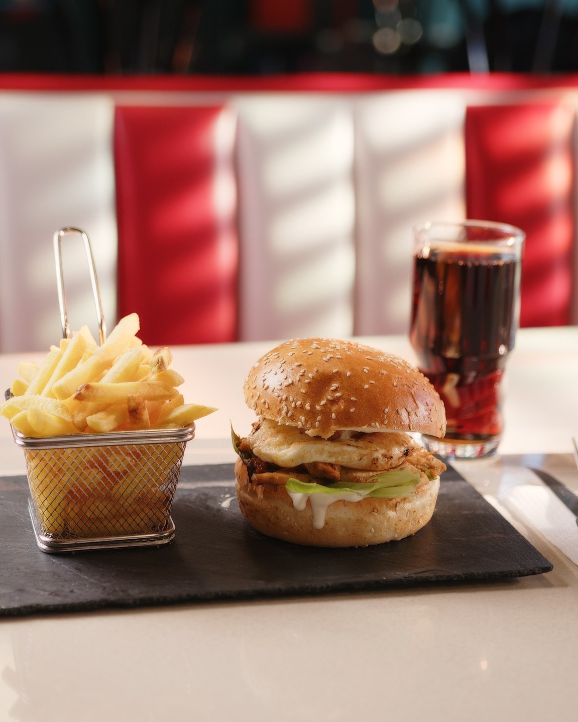 Letzte Chance noch für unseren Monatsburger im Januar!
Der Jackie Chan Burger mit Chicken Teriyaki, Ei und Sour Cream.
Komm noch vorbei, wenn du ihn probieren willst. 😁🍔
📍New York Café
Seewenweg 5, 4153 Reinach
#Burger #Monatsburger #NewYorkCafe #Baselfood